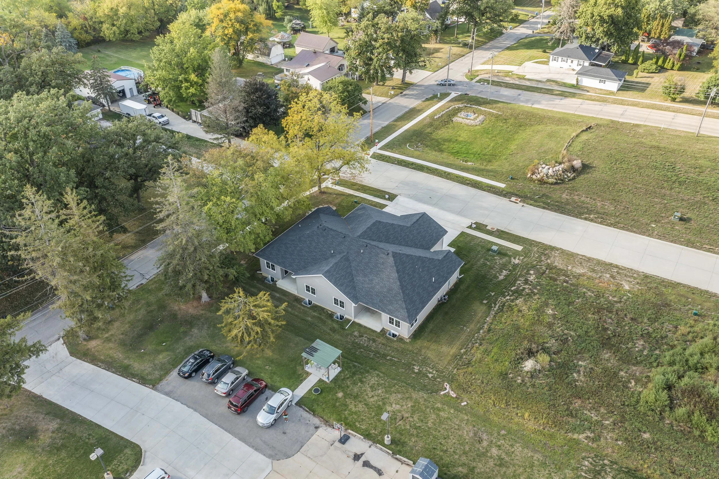 35-505 104 Bergen Dr Drone.jpg