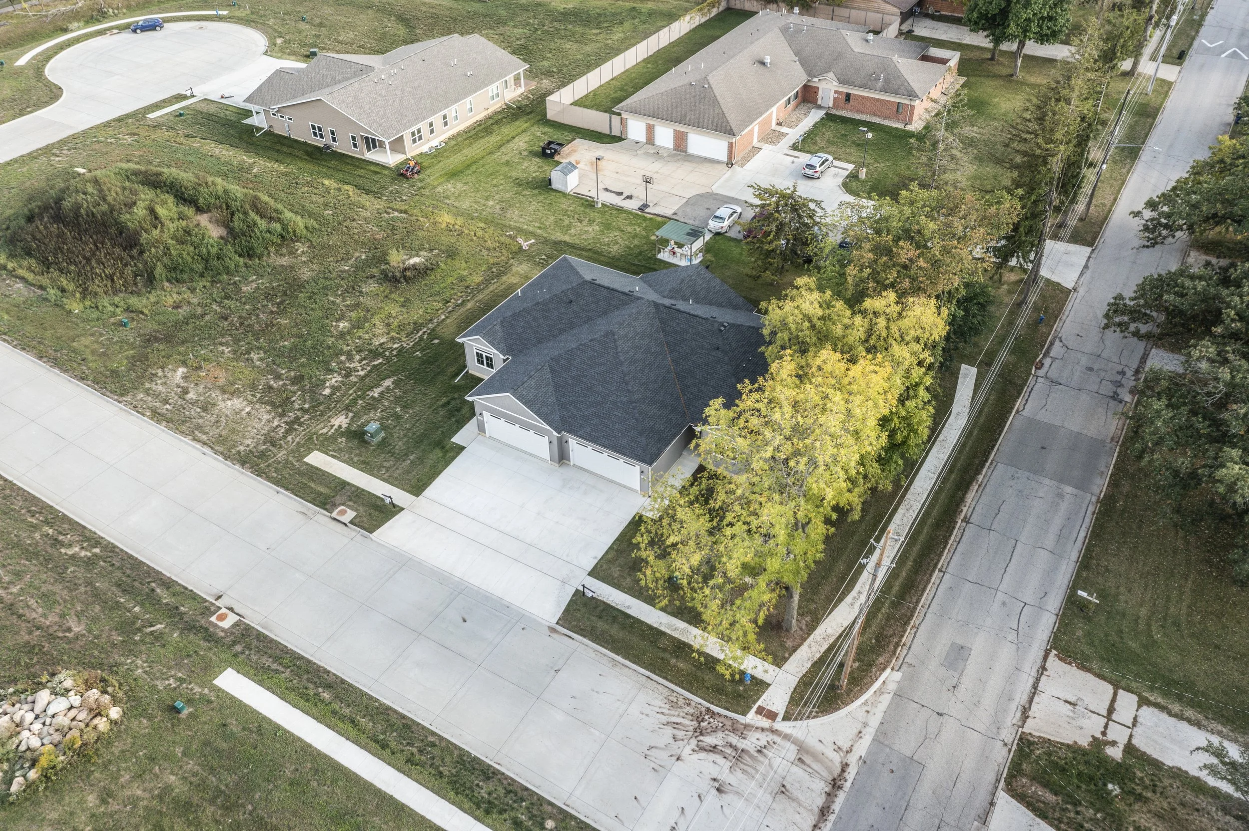 33-502 102 Bergen Dr Drone.jpg