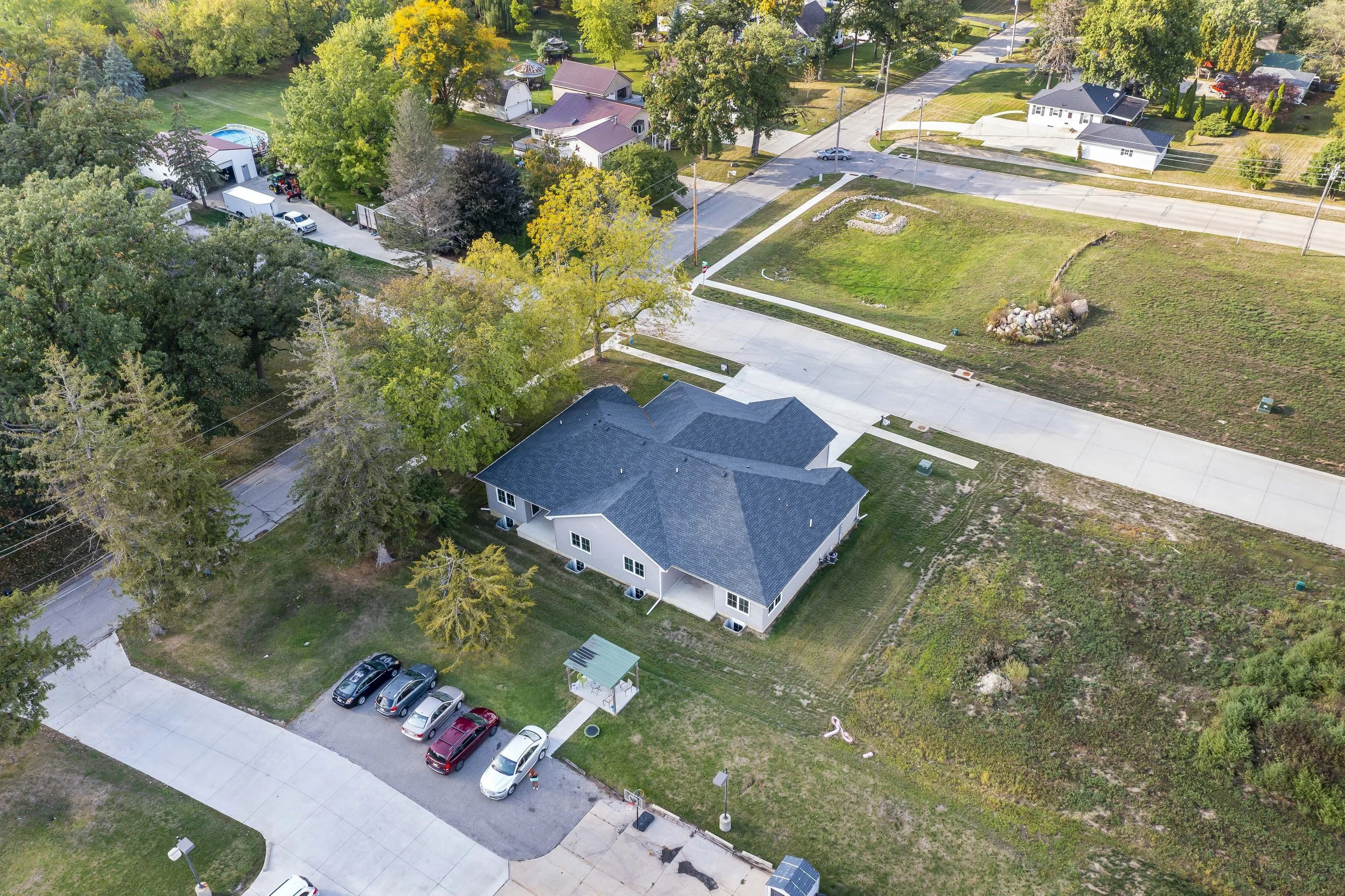 36-505 102 Bergen Dr Drone.jpg