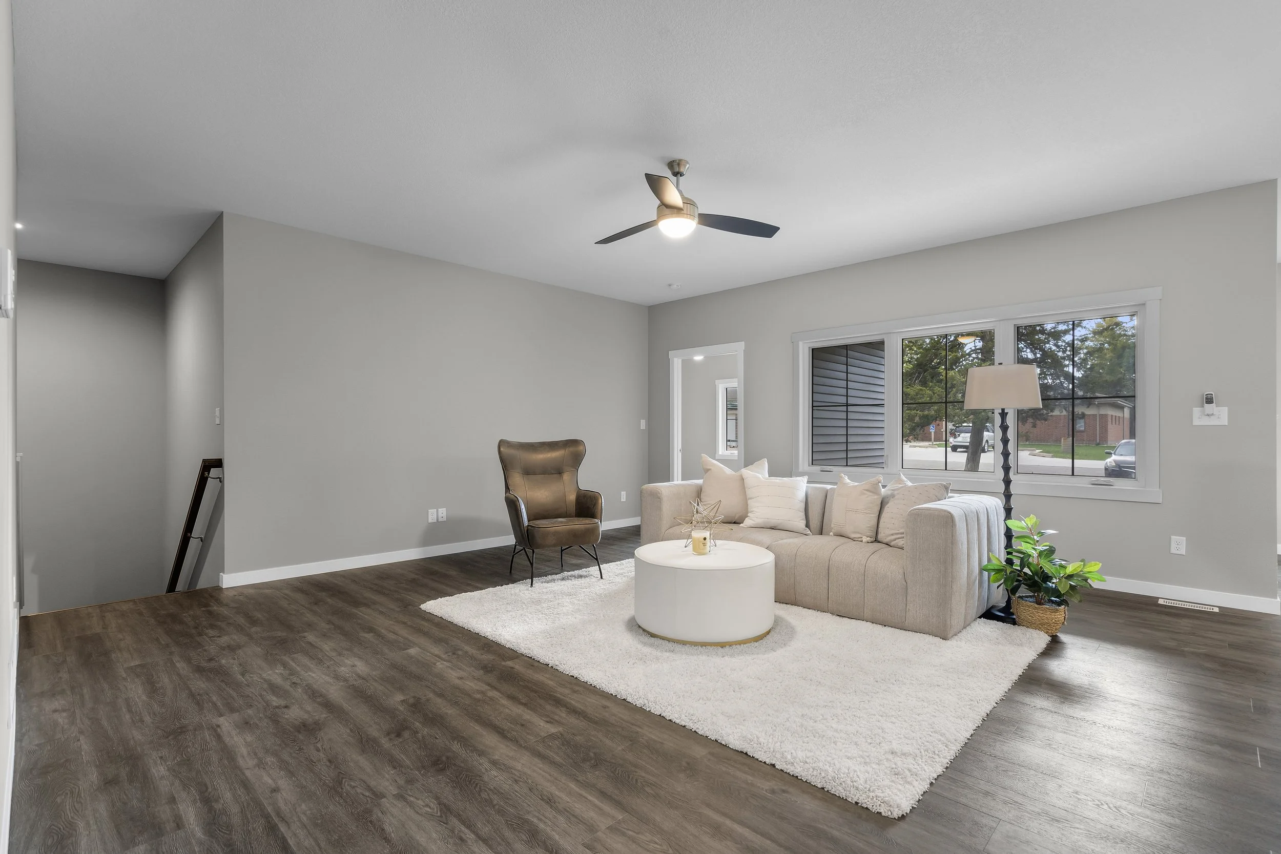 09-127 102 Bergen Dr.jpg