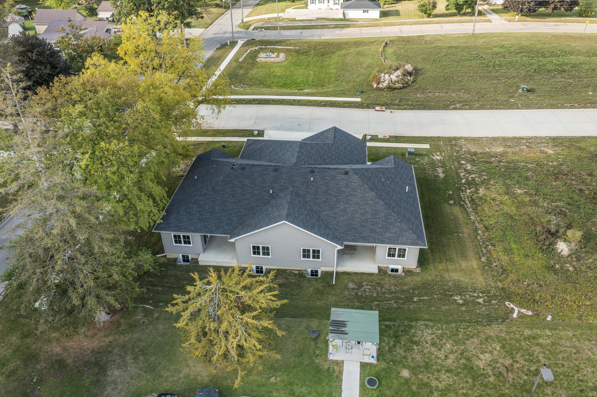 34-504 104 Bergen Dr Drone.jpg
