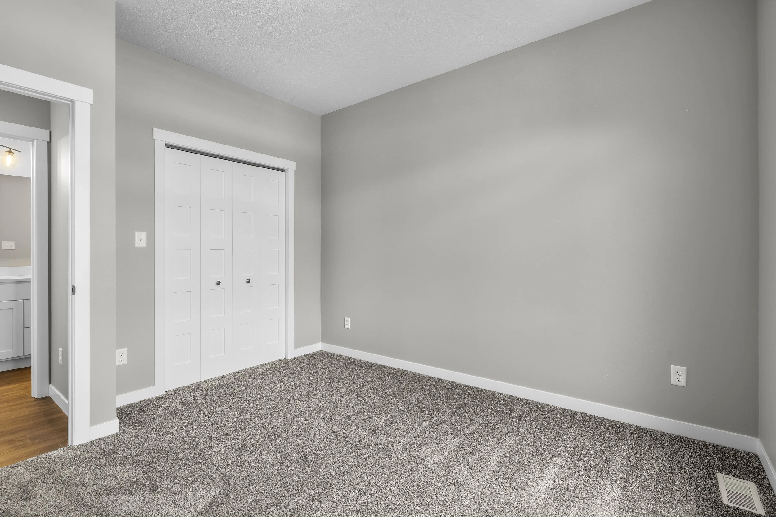 19-157 102 Bergen Dr.jpg