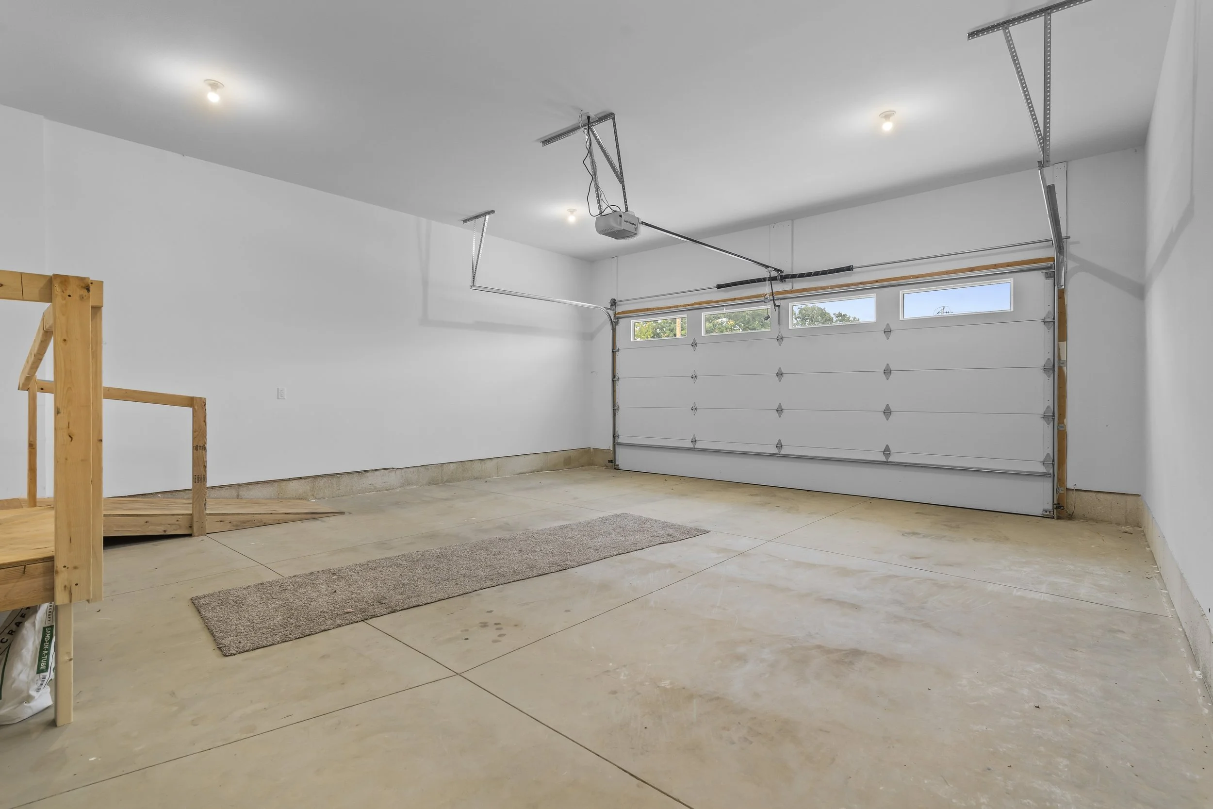 08-124 102 Bergen Dr.jpg