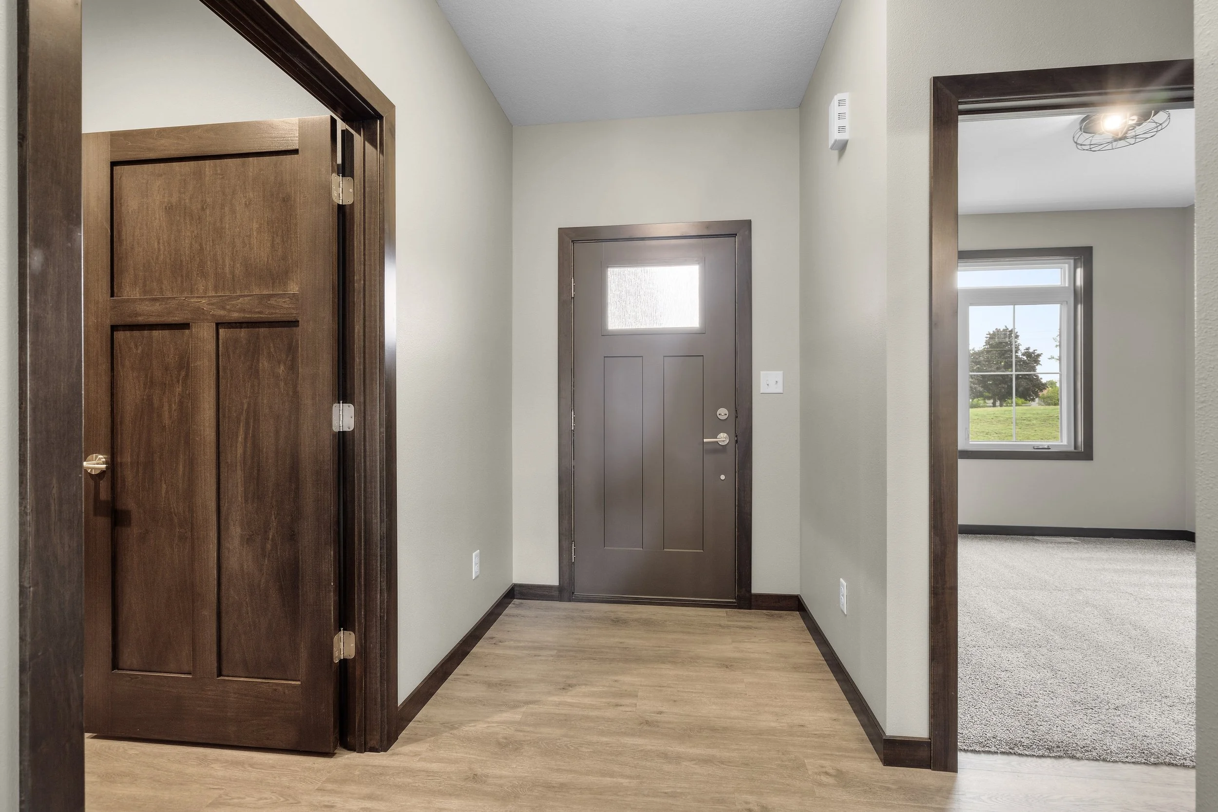 03-109 104 Bergen Dr.jpg