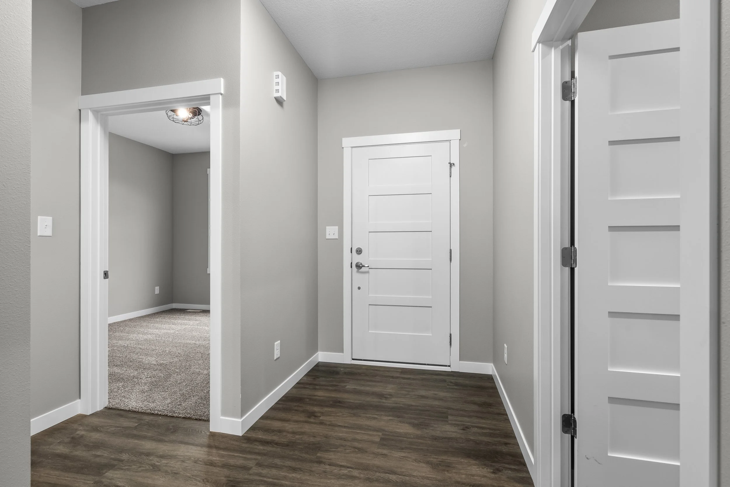 03-109 102 Bergen Dr.jpg