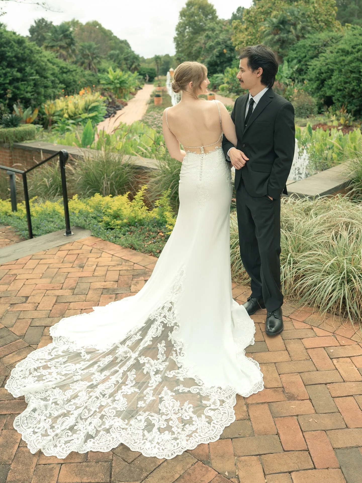 There&rsquo;s something sacred about a wedding where you can feel every single person&rsquo;s presence. 🤍

Ryan and Kate gathered their nearest and dearest at Daniel Stowe Botanical Garden this October for a celebration that was equal parts garden p