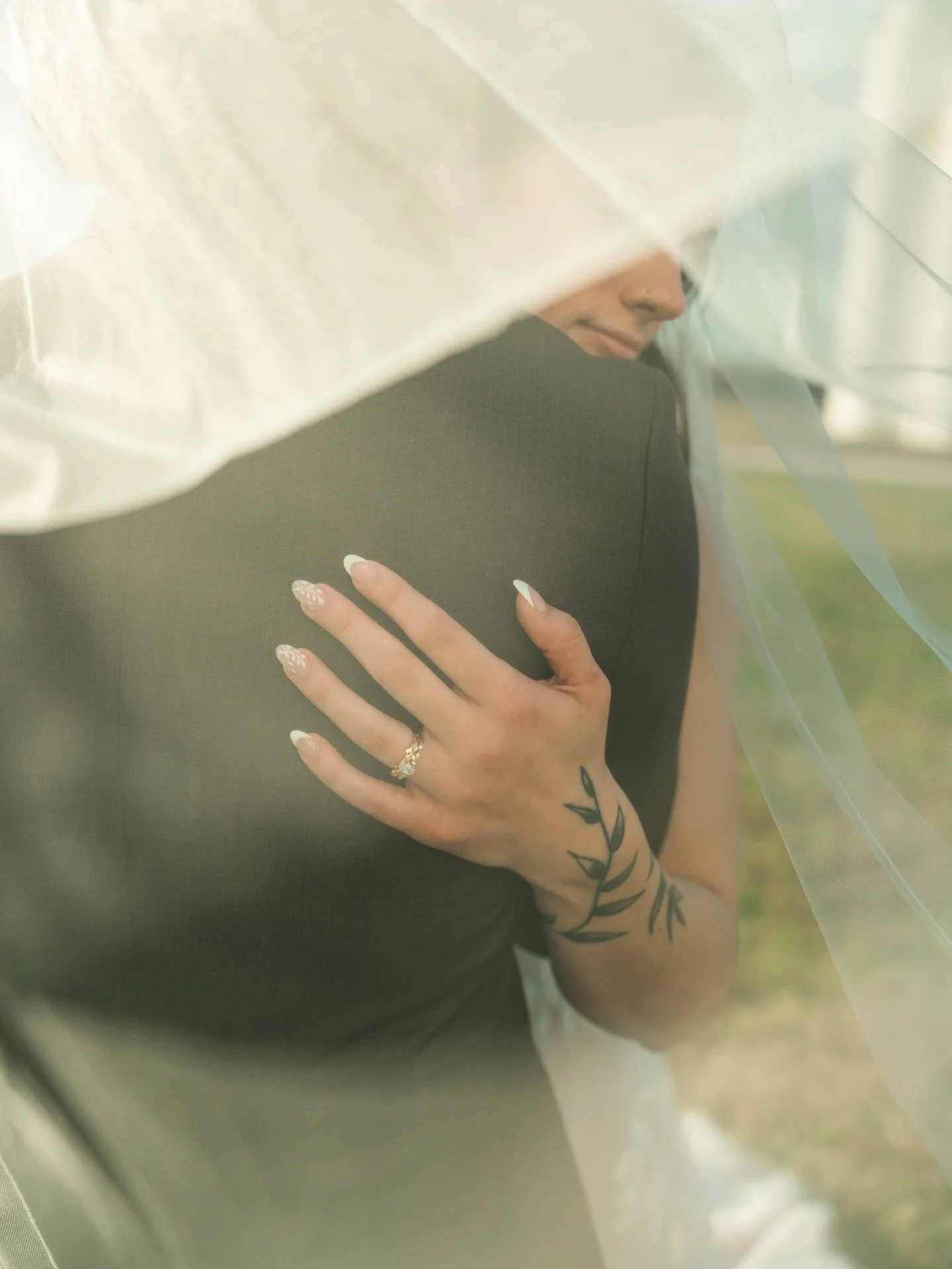 Caroline &amp; Ethan&rsquo;s wedding day was filled with sun, peace, and a joy that felt effortless.

From meaningful elements woven throughout the day, to the way these two carried themselves so calmly and intentionally. It was clear they were simpl