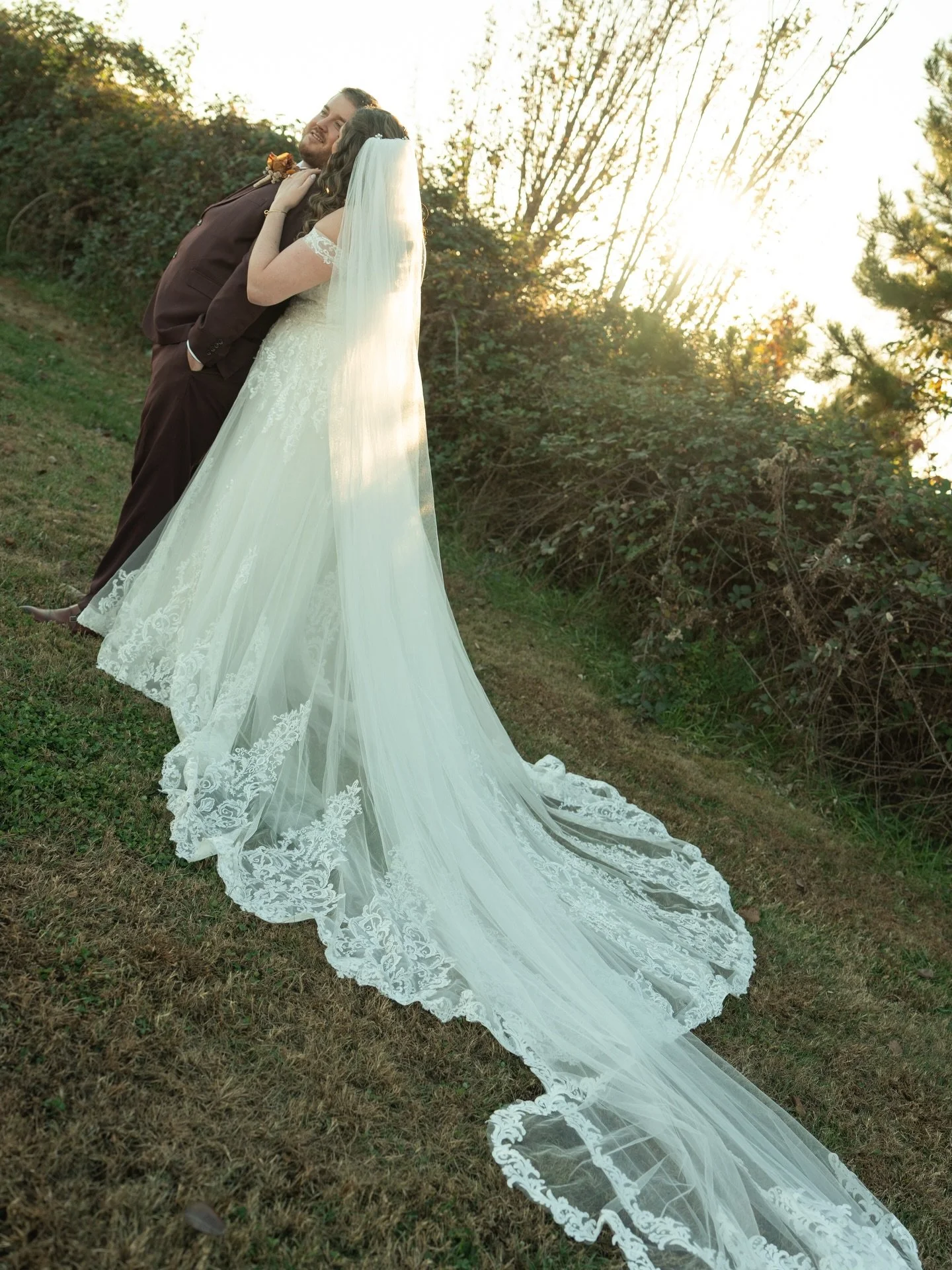 As a wedding photographer, I&rsquo;m always drawn to the special moments that happen before the vows are even spoken.

The getting ready with your friends before everything begins. Deep breaths. Shaking hands. A day spent in anticipation.

Mallory is
