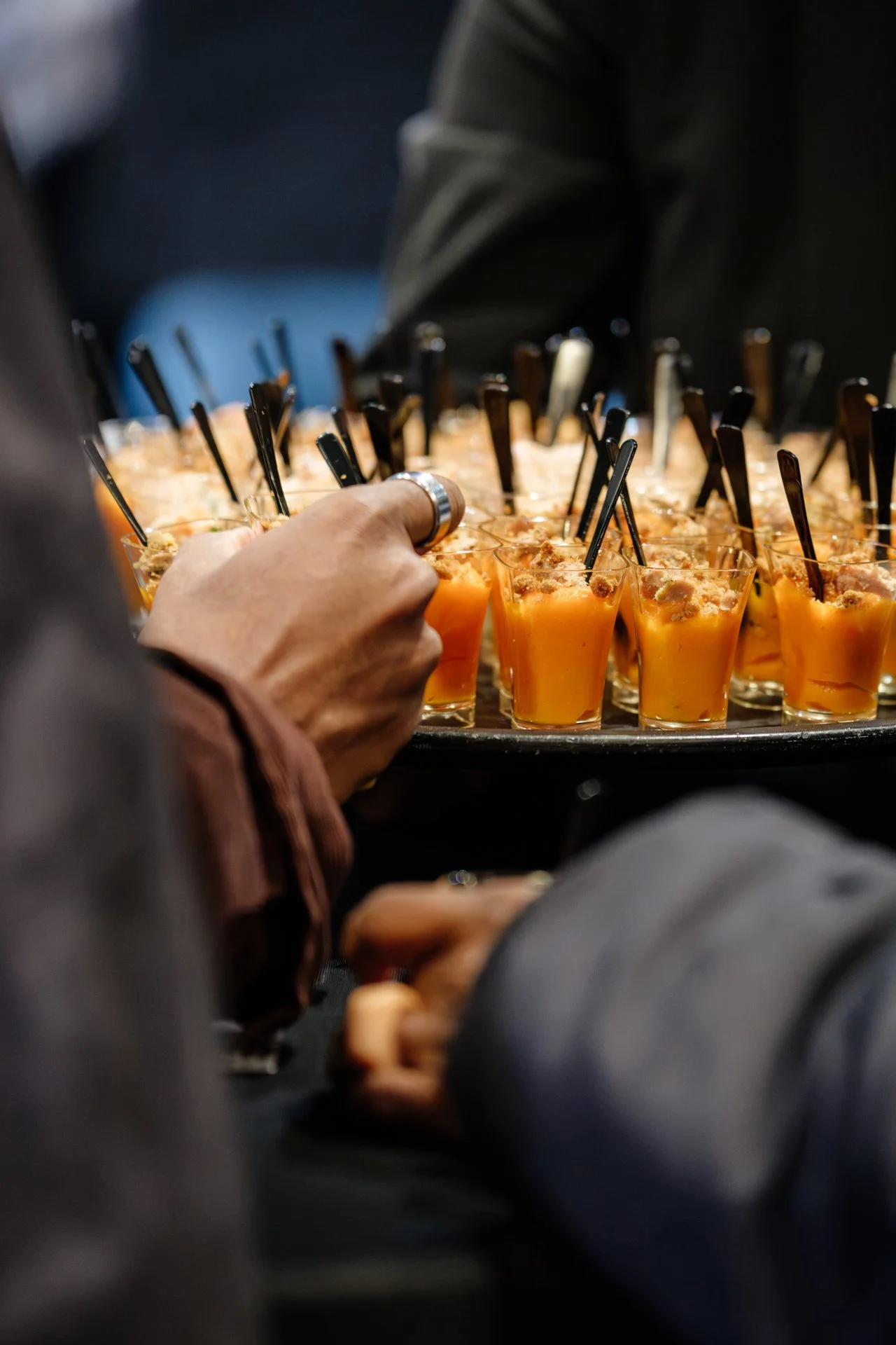 Service du cocktail lors de la soirée professionnelle Legal2digital au cinéma Pathé Chavant
