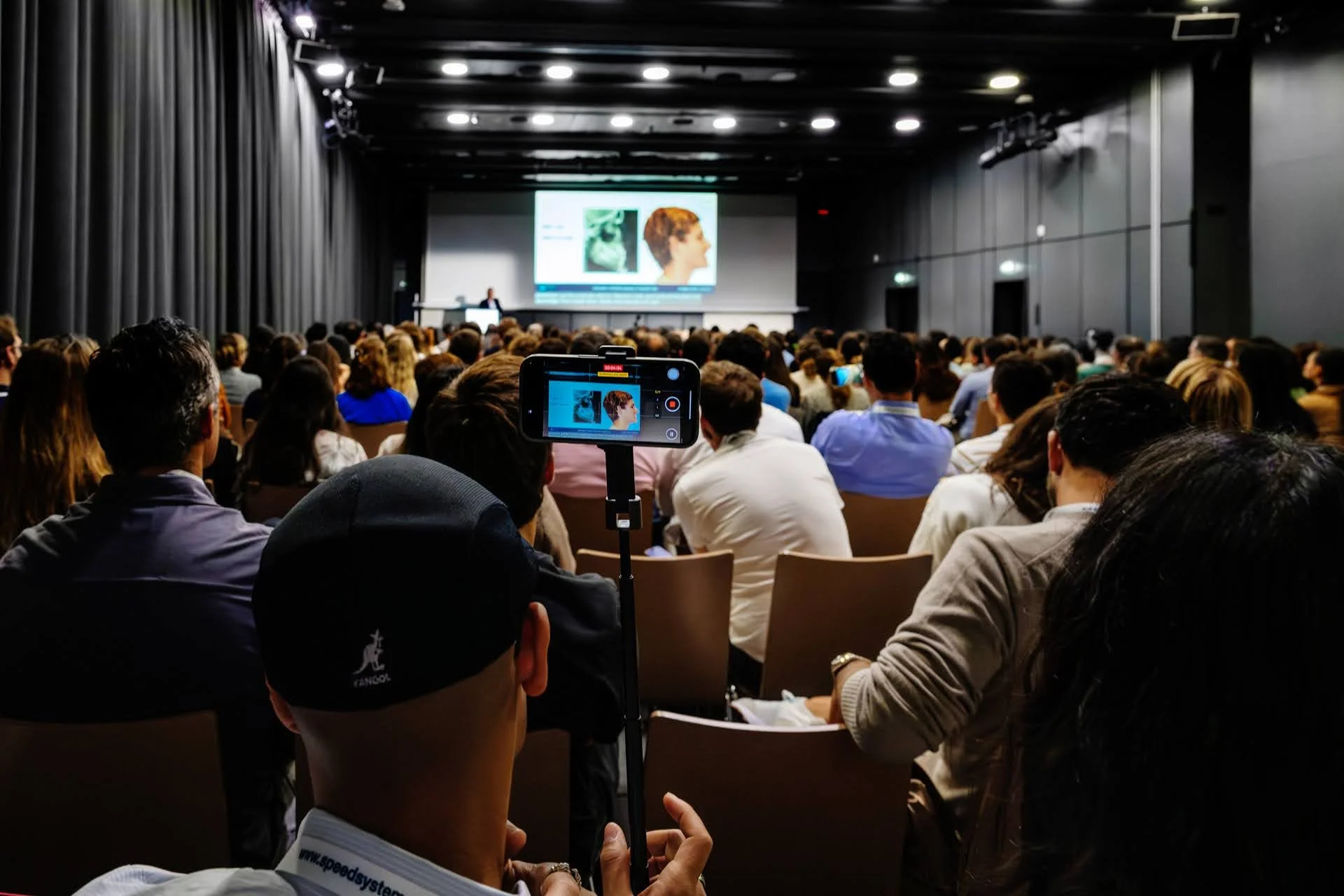 photographie événementielle montrant la participation des invités