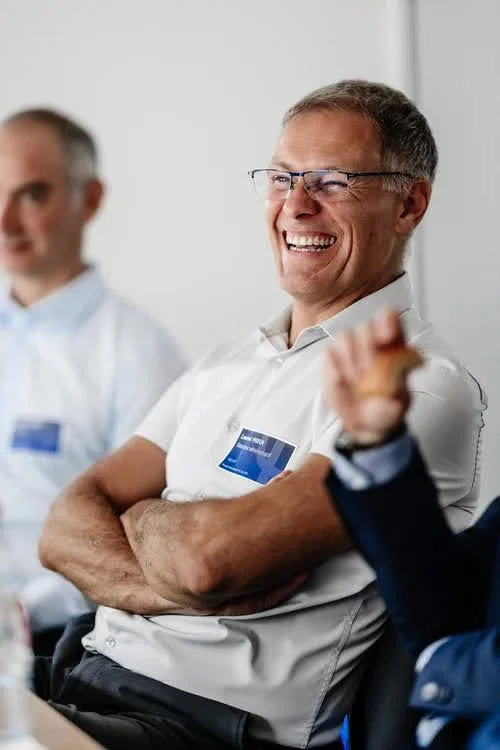 PILIER01-LEADERSHIP-01w04-dirigeant discussion informelle.jpg