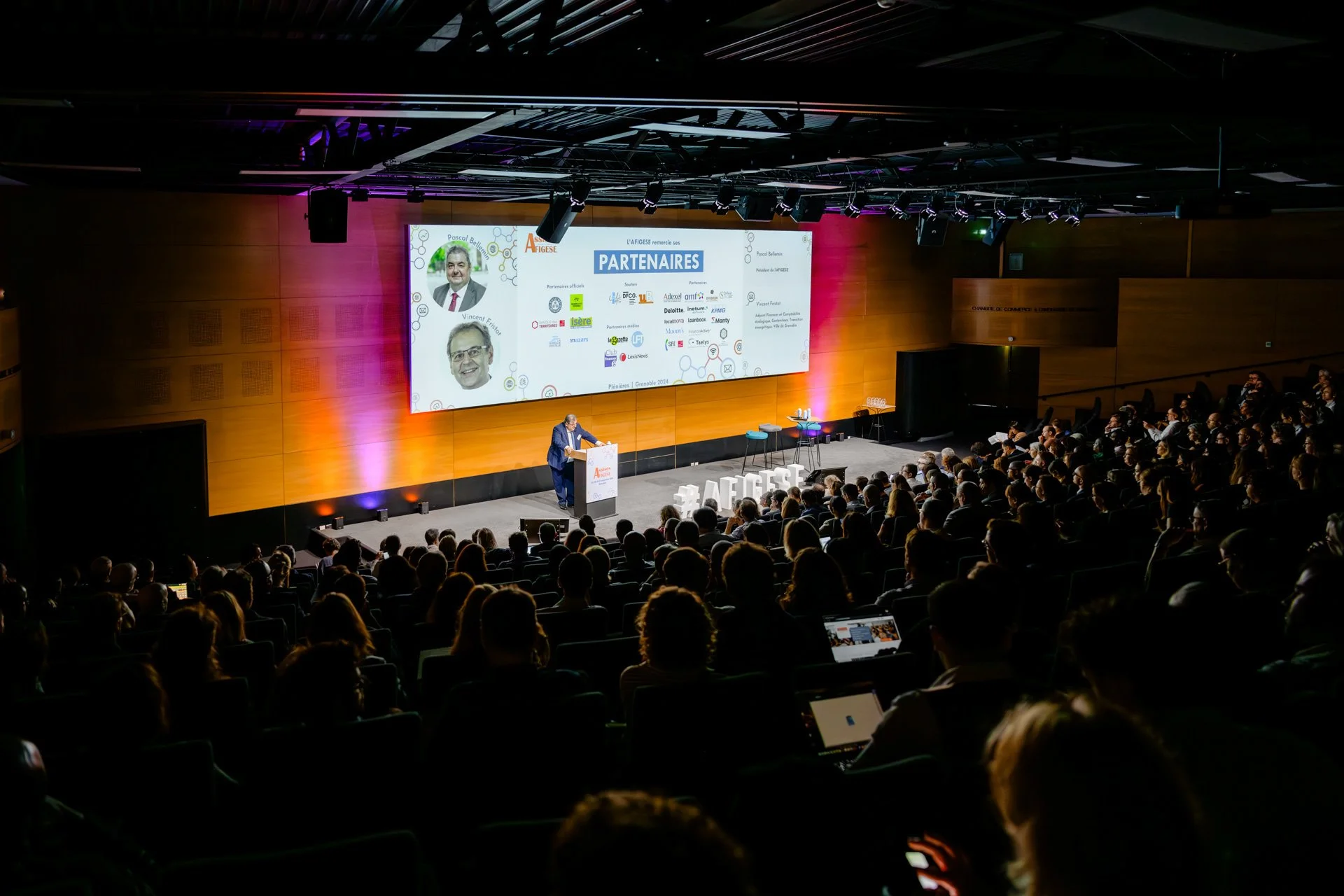 Ouverture d’une session plénière lors des Assises de l’AFIGESE 2024 à Grenoble, au World Trade Center.