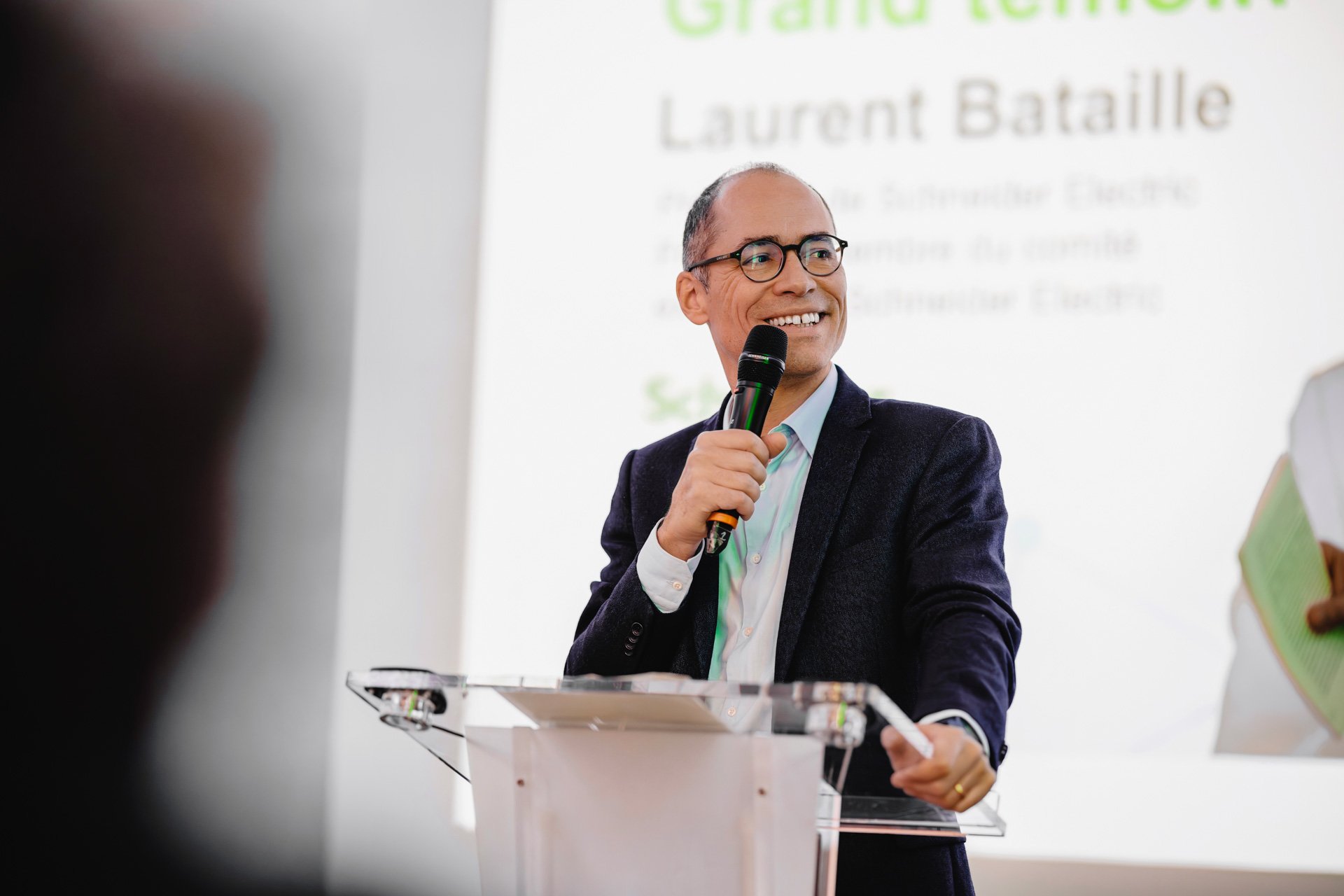 ouverture de débats entre conférenciers par CEO