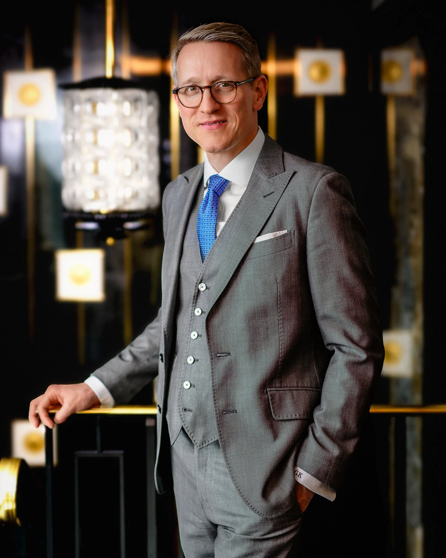 Vendom-PORTRAIT-5 01-Linkedin.jpg