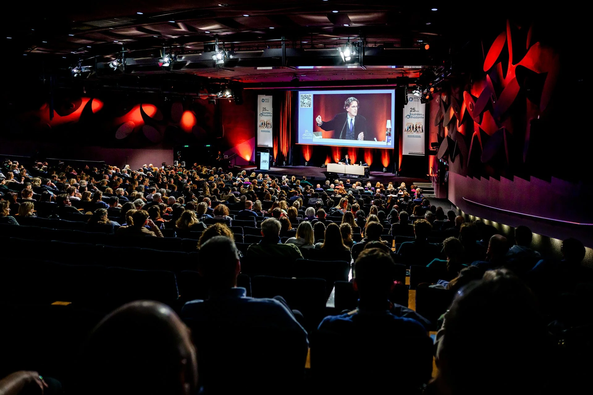 conference-keynote-salle-pleine-reportage-evenement-grenoble.jpg