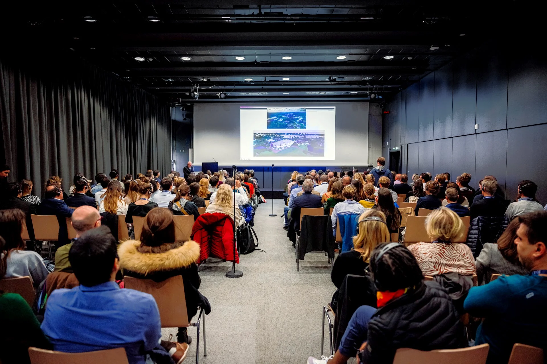 Photographe événementiel - salon professionnel - journées de l'orthodontie - salle de conférence