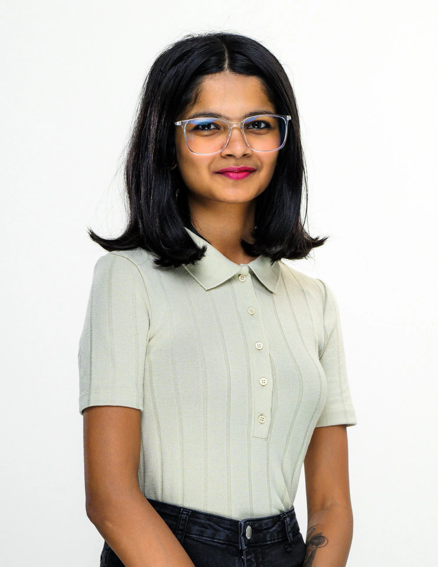 Portrait linkedin sur fond blanc avec éclairage professionnel