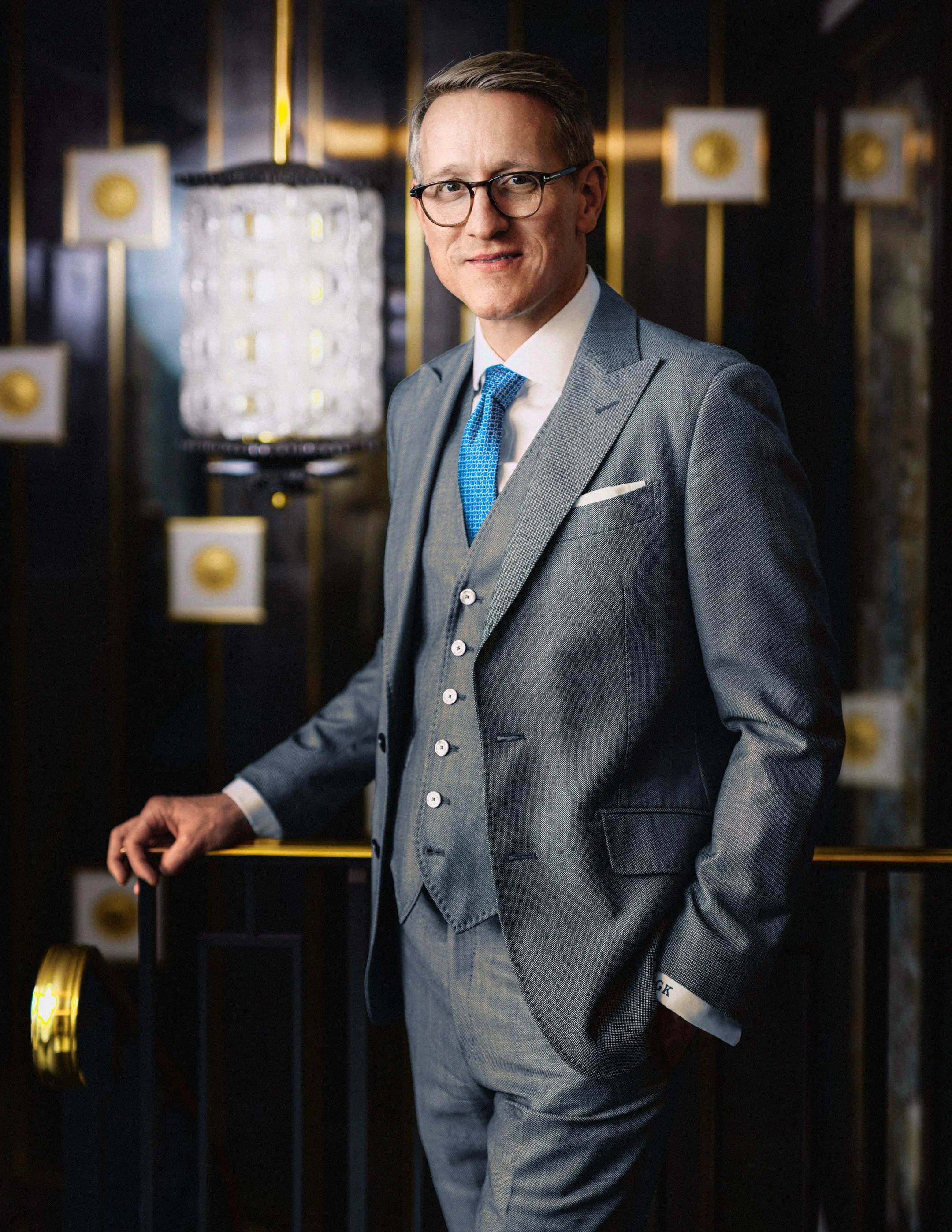 Deuxième tenue d'un cadre d'entreprise lors d'un shooting corporate 