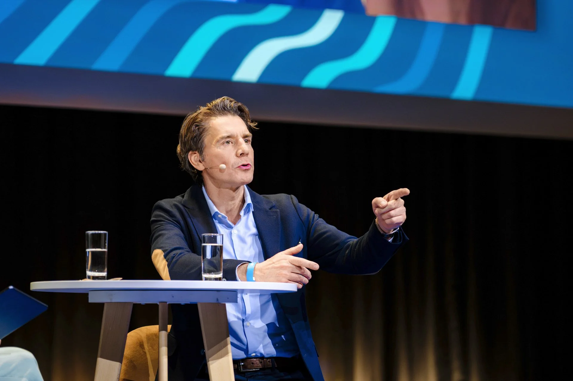 Intervenant en plénière lors des Journées AFTE 2025, capté par un photographe événementiel à Paris dans un contexte corporate exigeant.