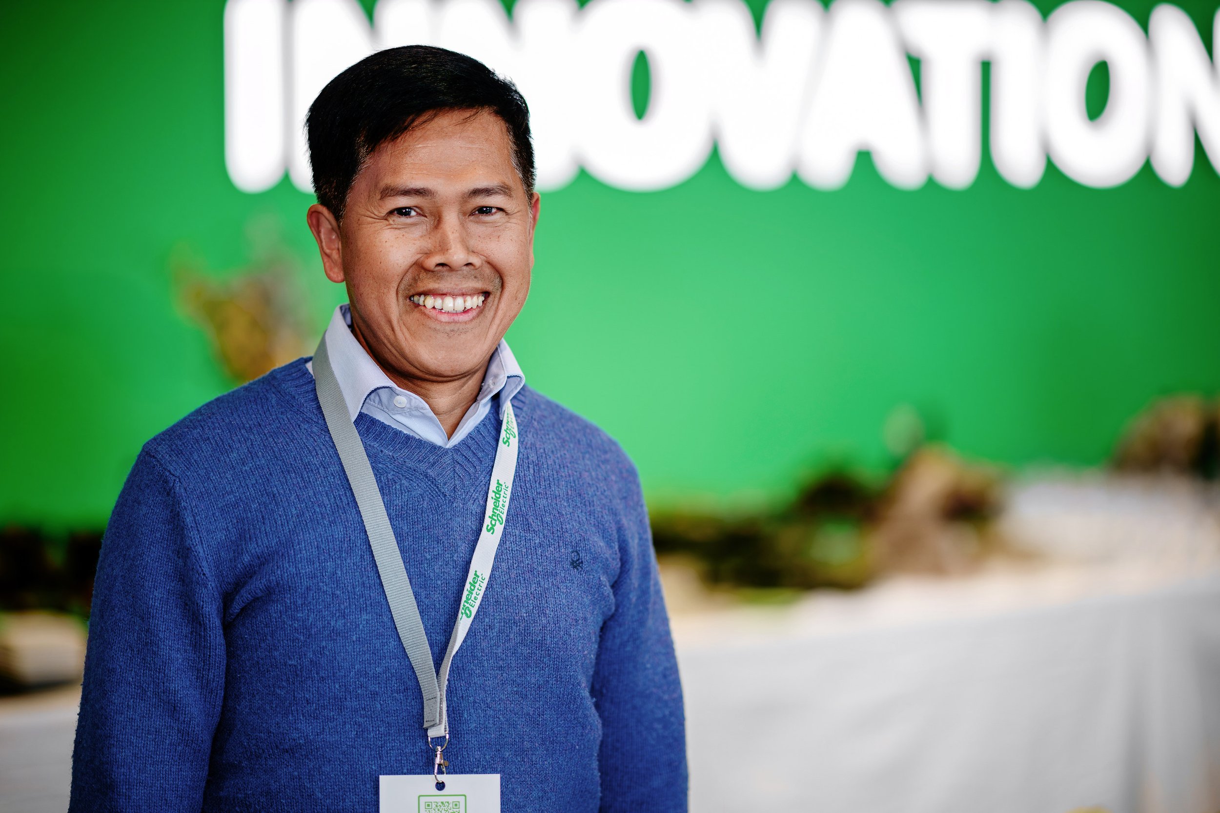 Portrait naturel d’un participant lors d’un séminaire d’entreprise en photographie reportage