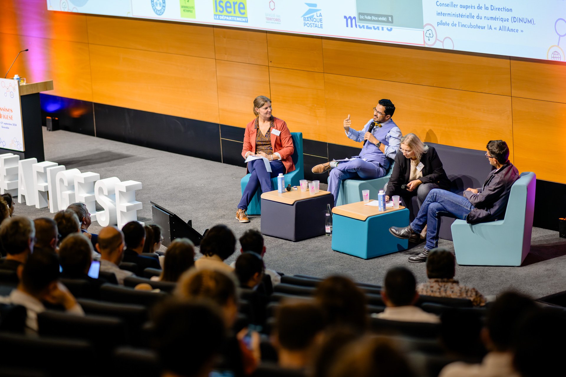 Table ronde sur la transformation numérique et l’intelligence artificielle dans la gestion publique, lors des Assises de l’AFIGESE 2024.