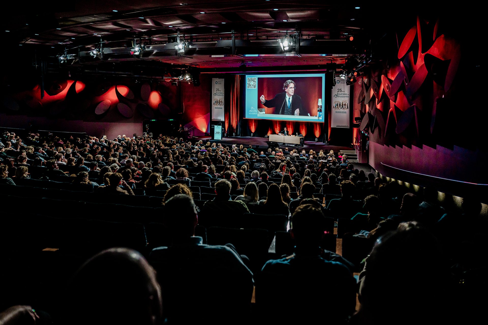 conference-keynote-salle-pleine-reportage-evenement-grenoble.jpg