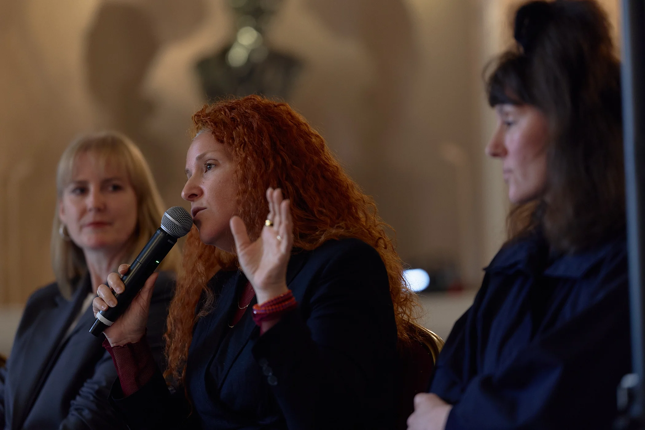 event-photography-london-panel-discussion.webp