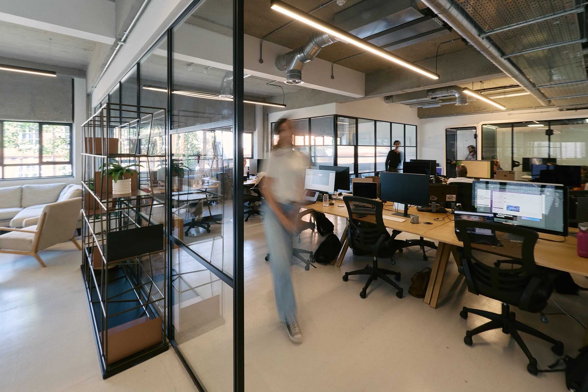 london-corporate-lifestyle-photography-workplace.webp