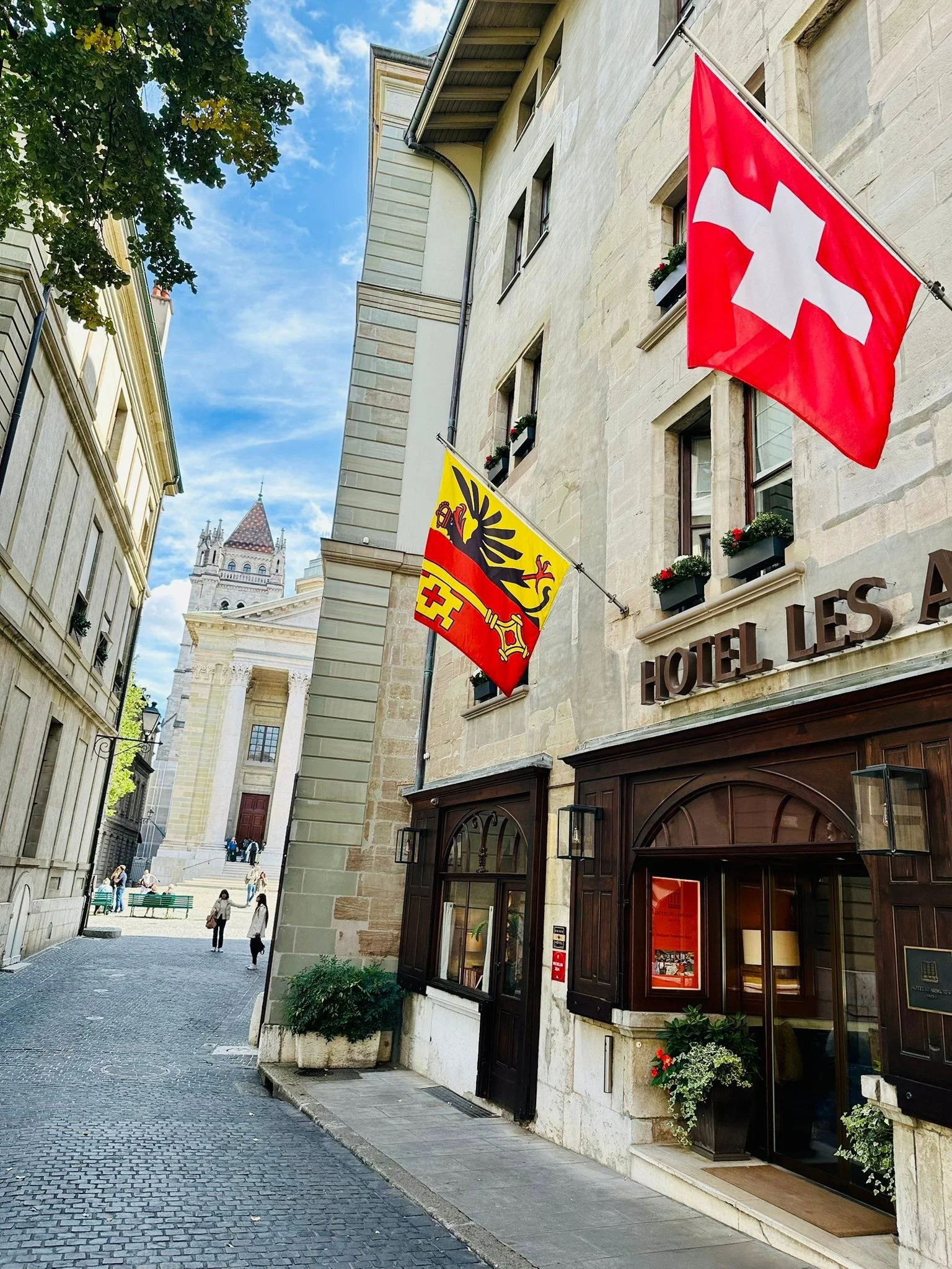 Merci Gen&egrave;ve 🇨🇭

&bull;
&bull;
&bull;
#switzerland  #swiss #geneva #geneva #travel #travelblogger