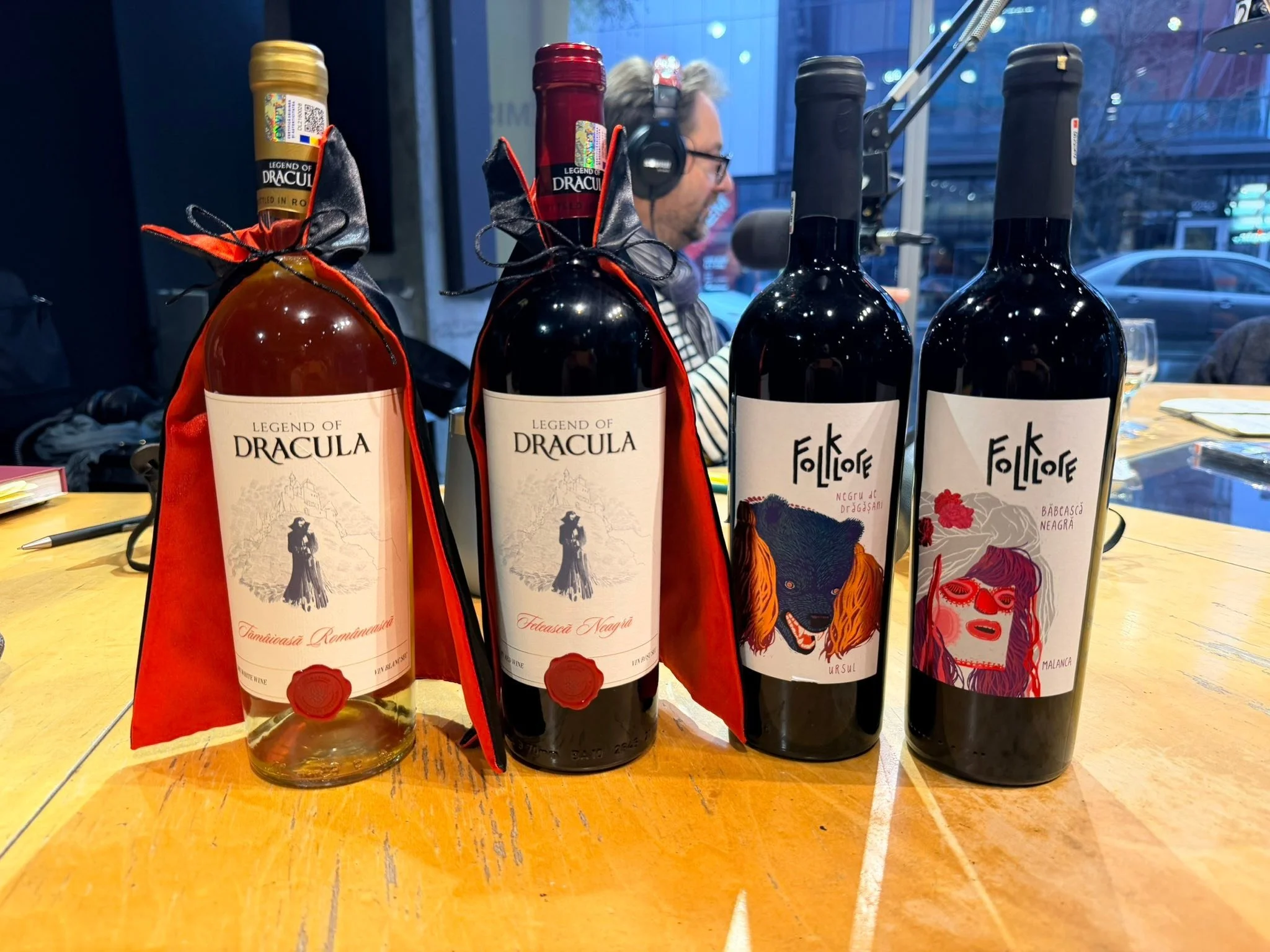 Ce matin, j&rsquo;ai &eacute;t&eacute; invit&eacute; &agrave; Monsieur Bulles &amp; Cie et, @mbulles  comme c&rsquo;est Halloween 🎃, nous avons parl&eacute; de vins roumains 🇷🇴 inspir&eacute;s par Dracula et les traditions folkloriques du pays.

N