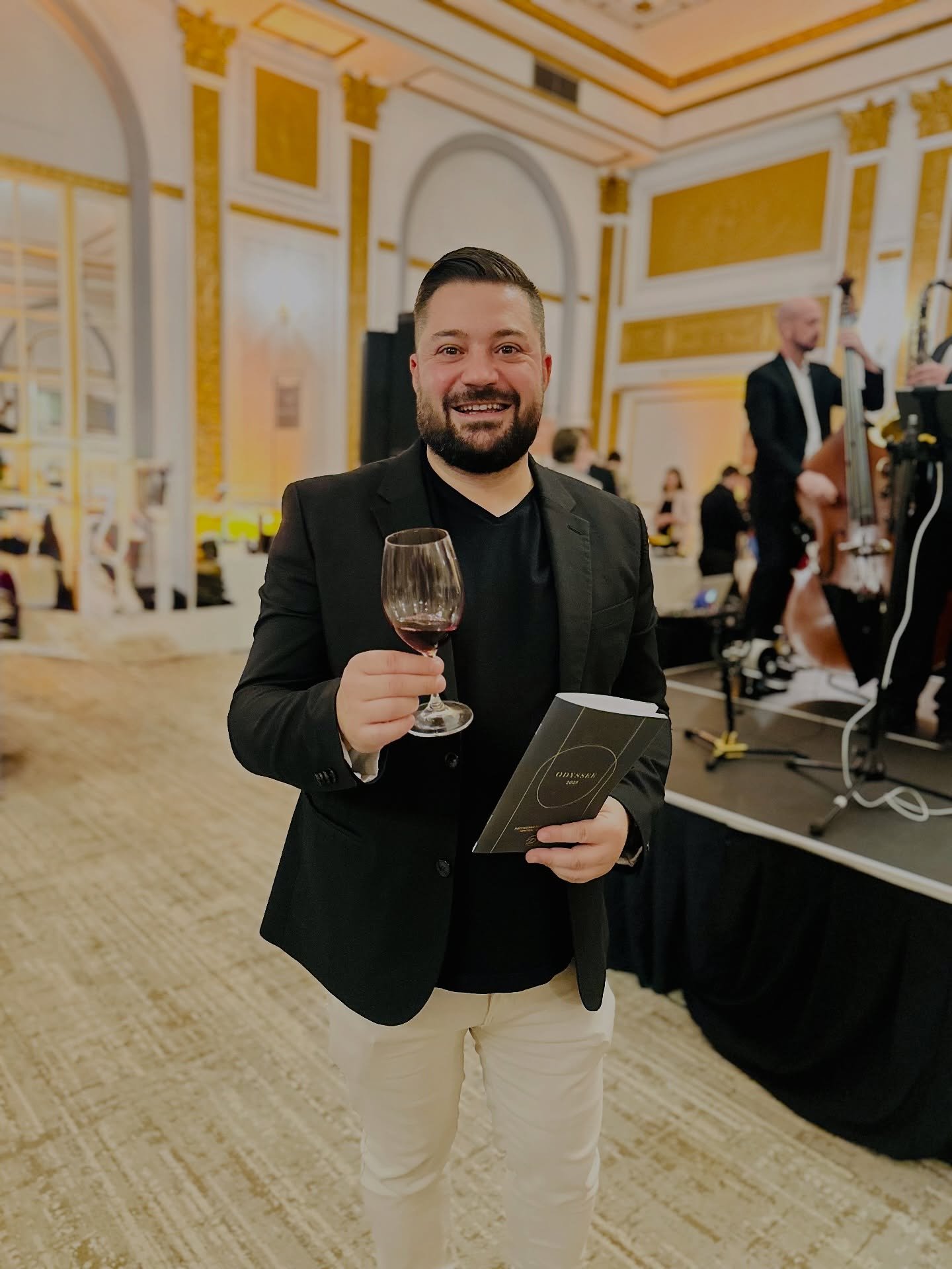 Taste with curiosity, not certainty 🍷 &hellip; let the wine speak to you ! 

&bull;
&bull;
&bull;
#winegeek #winesofinstagram #mihaipopescu #mihaiwine #brutuswine #mihaipopescuwine #winelover #winetime #sommelier #mtlwine #tasting #event #wineexpert