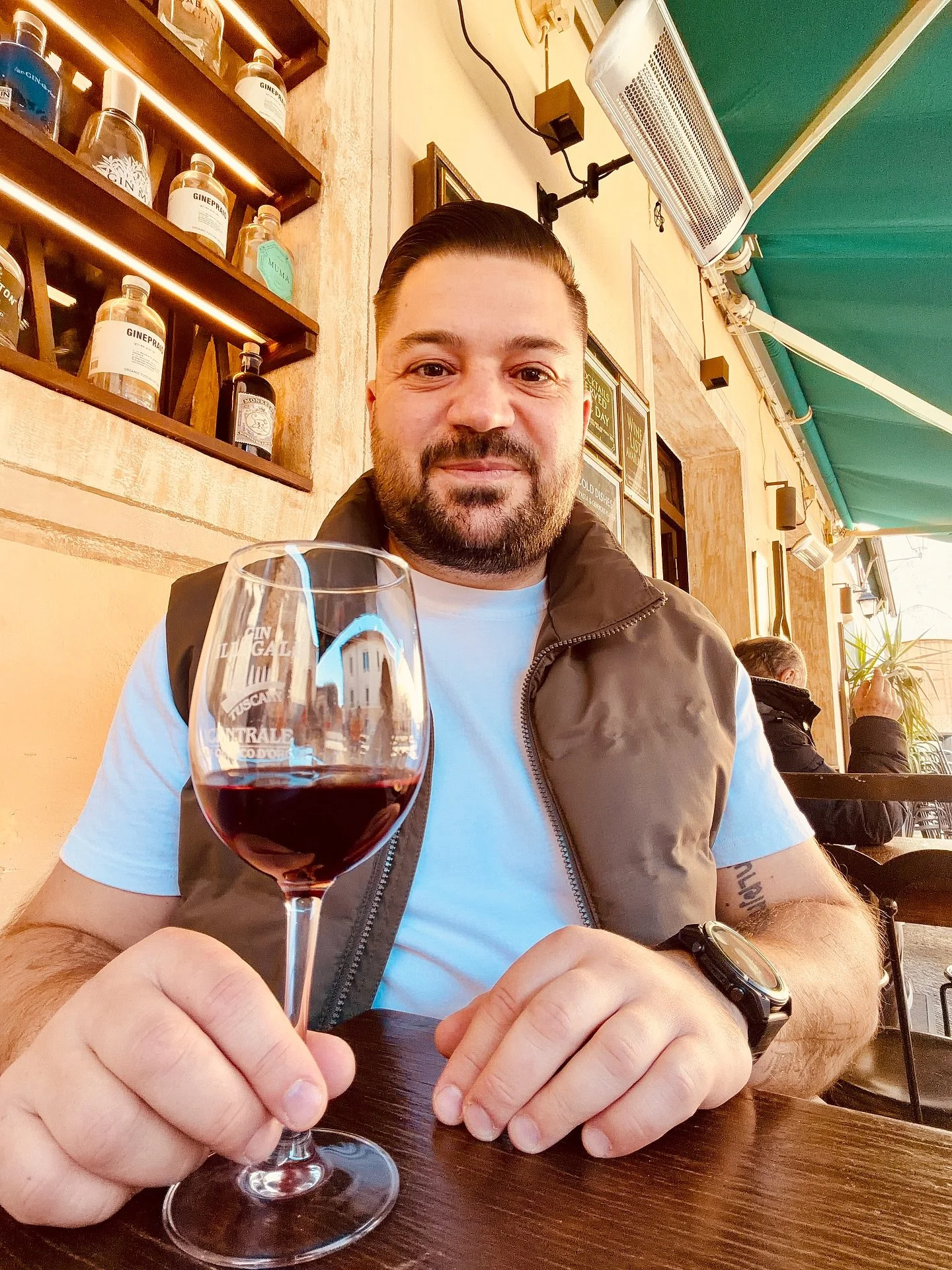 First glass of Sangiovese, followed by the welcome night for Benvenuto Brunello 2025 🍷🇮🇹 looking forward to the winery visits, 2021 vintage tasting, masterclasses  and all the networking with the producers in the following days !  Grazie @brunello