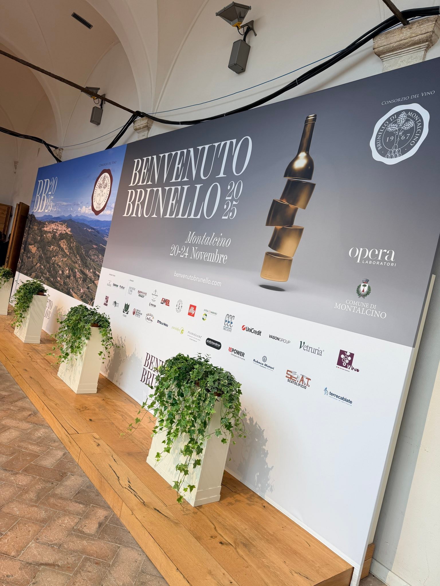 Benvenuto Brunello - tasting the 2021 vintage and the 2020 Riserva ! They will be available on the market starting January 1st 2026 &hellip; and of course the Rosso di Montalcino 2024 and some late release vintages ! 🍷🇮🇹 Consorzio del Vino Brunell