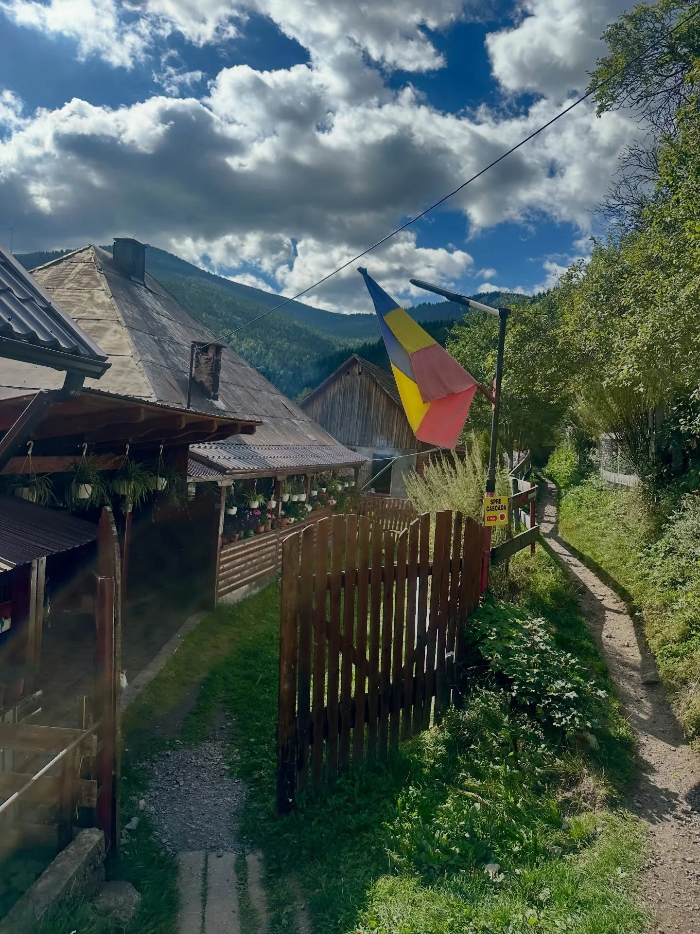 La mulți ani Rom&acirc;nia 🇷🇴 !!! I&rsquo;m often asked where is my home, and to be honest it&rsquo;s always hard to explain so I decided to share some pictures about what i consider to be home and where i feel at home, my little city where i was b