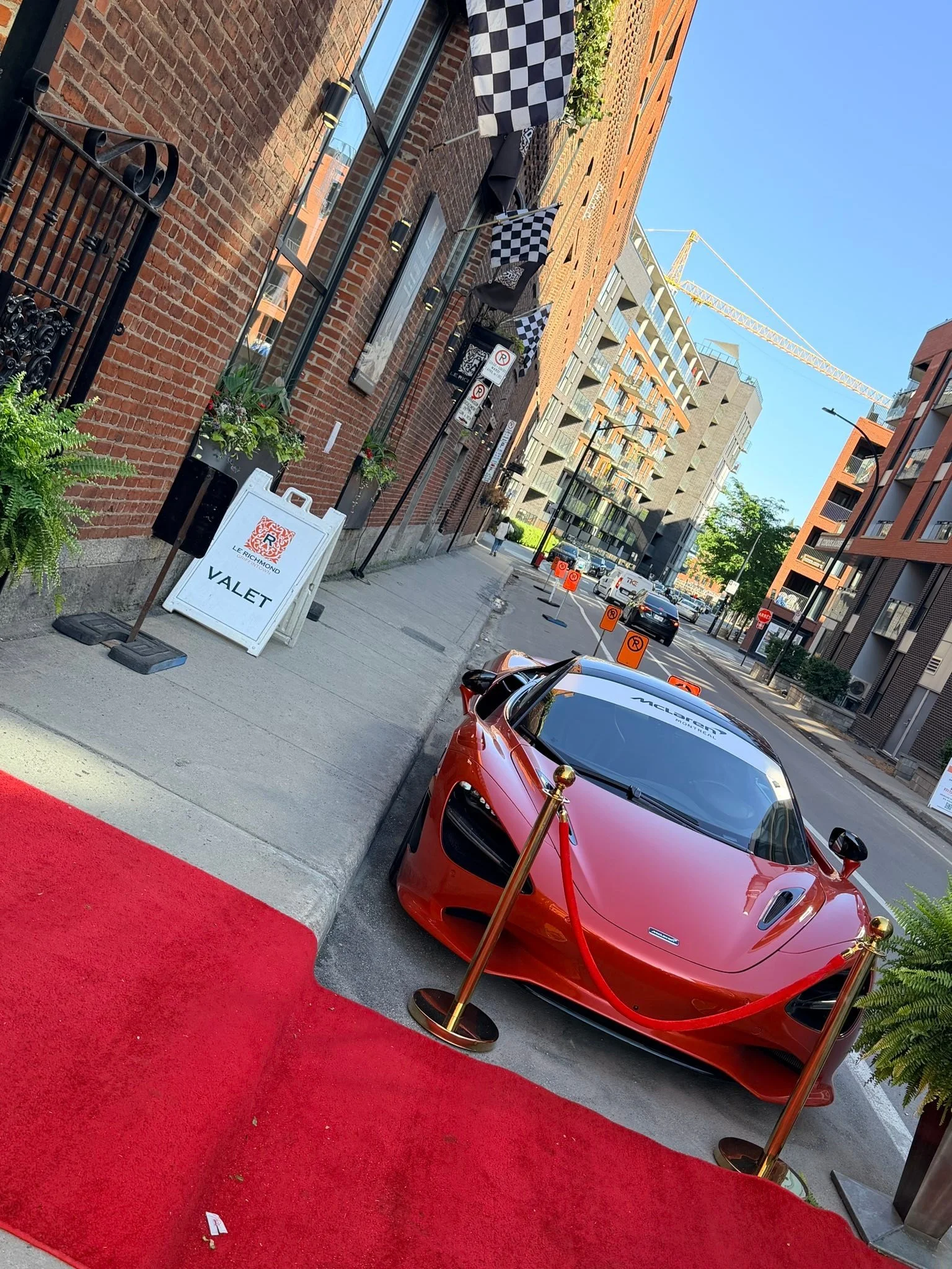 Kicking off the F1 Grand Prix weekend in Montr&eacute;al the right way 🏁🍷☀️

Invited by  Elixirs Agence ￼ and the team behind  Roseblood d&rsquo;Estoublon￼ for a tasting at Le Richmond.

Great weather, elegant crowd, summer energy&hellip; and wines