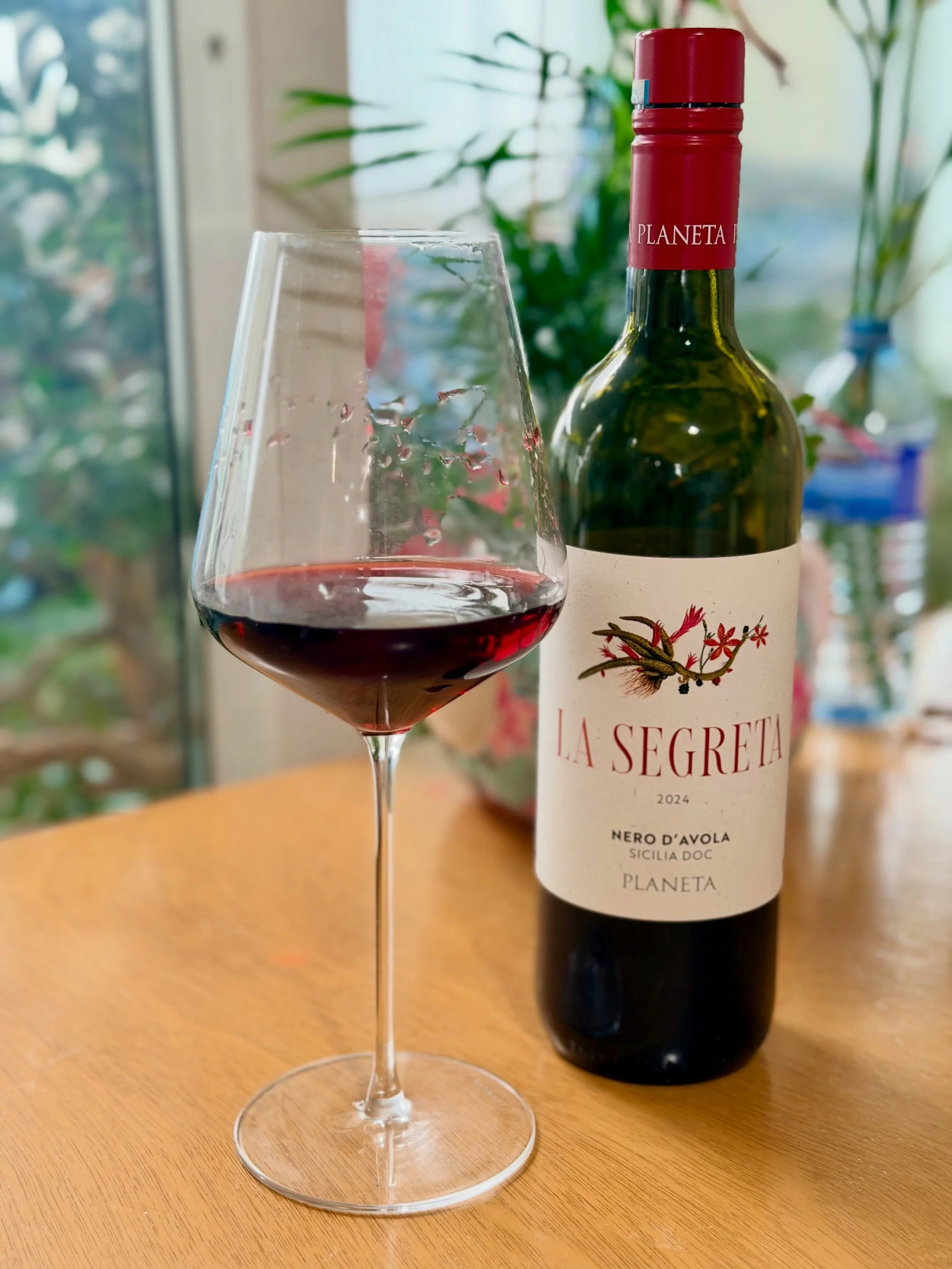 Simple food. Sicilian wine. 🍷 🇮🇹

Homemade polpette, slow-cooked tomato sauce, fresh basil and Parmigiano&mdash;comfort food at its finest.

Planeta La Segreta Nero d&rsquo;Avola 2024 brings vibrant cherries, ripe plums, sweet spice and a delicate
