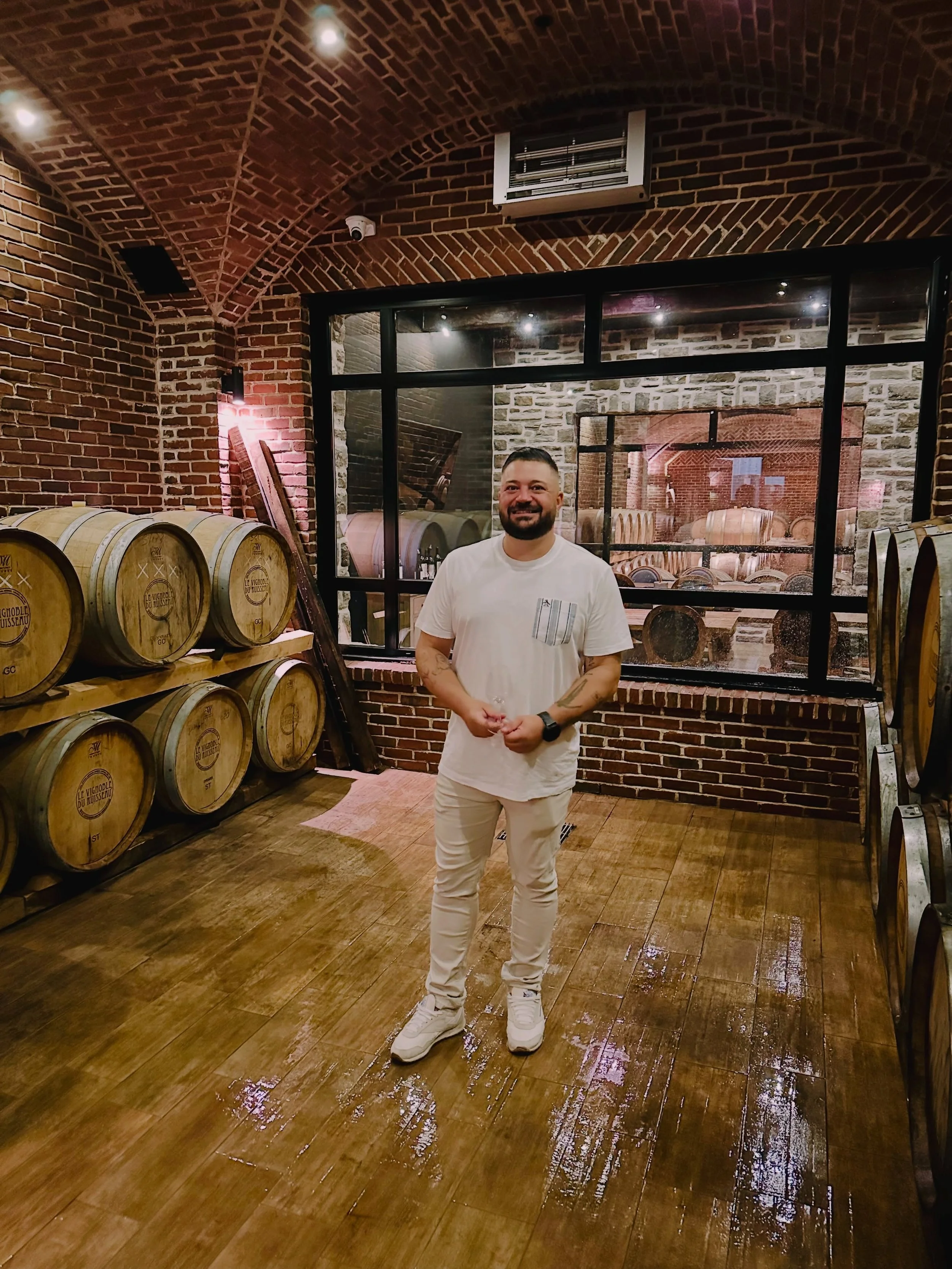 Not every lesson in wine happens in a classroom 📚 🍷 

Some wine moments stay with you not because of a score, a label or a vintage &mdash; but because of the place, the people and the atmosphere around the glass.

This is why I keep visiting wineri