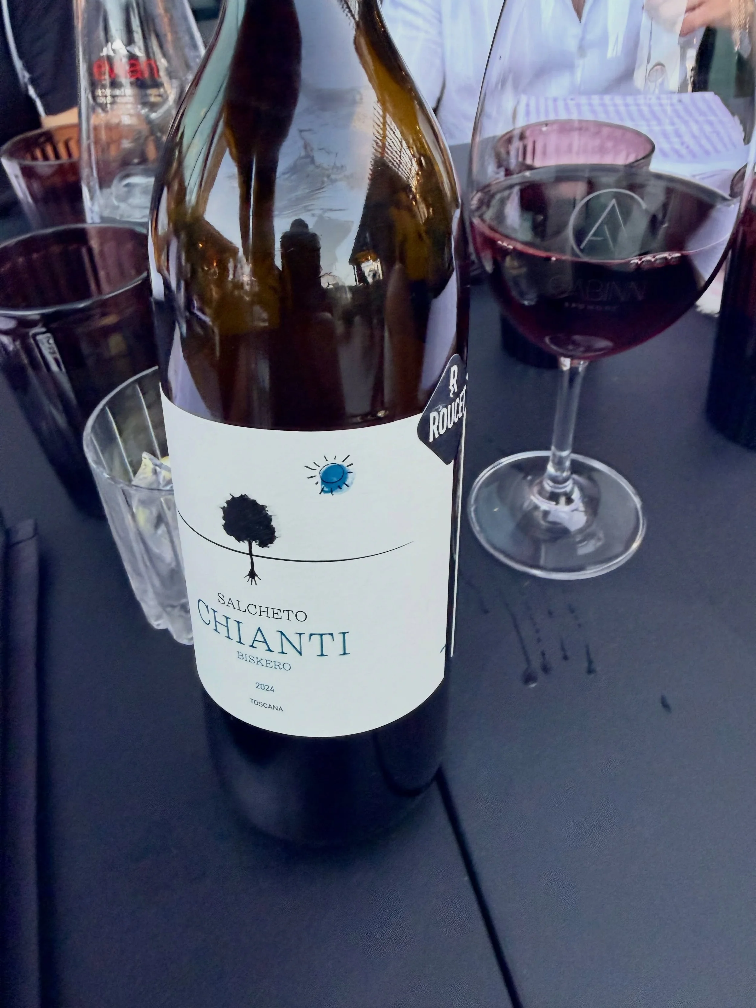 Salcheto Chianti Biskero 2024 🍷🇮🇹 : fresh, youthful and  easy to drink, but with enough character to keep things interesting.

Mostly Sangiovese, with small amounts of Canaiolo, Mammolo and Merlot, the 2024 shows plenty of freshness, bright red fr