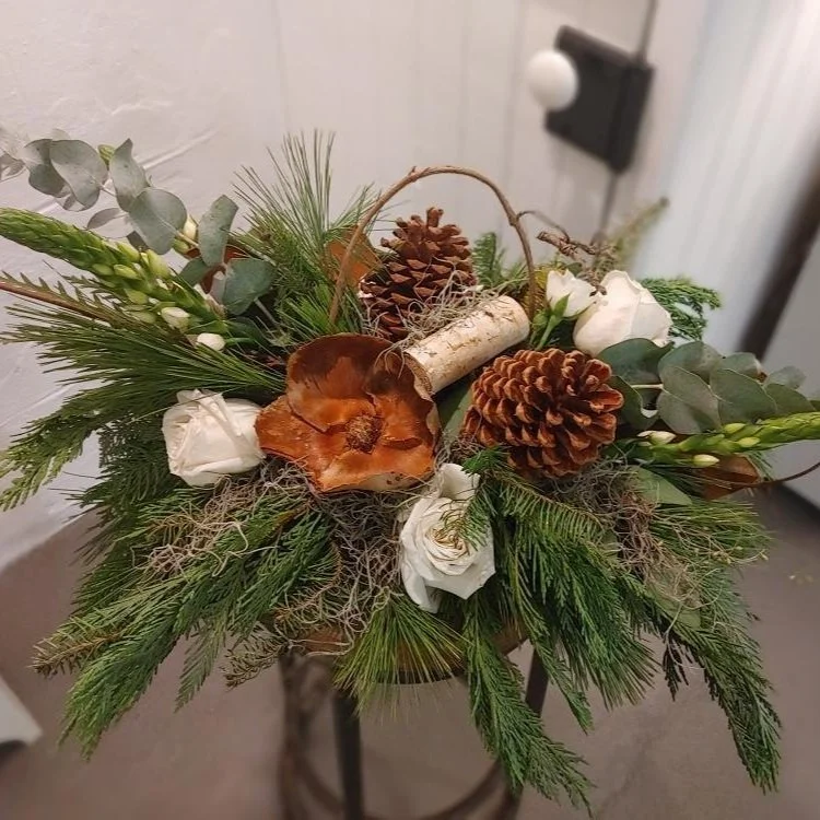 Christmas centerpiece by Fernhill Floral Design (Copy)
