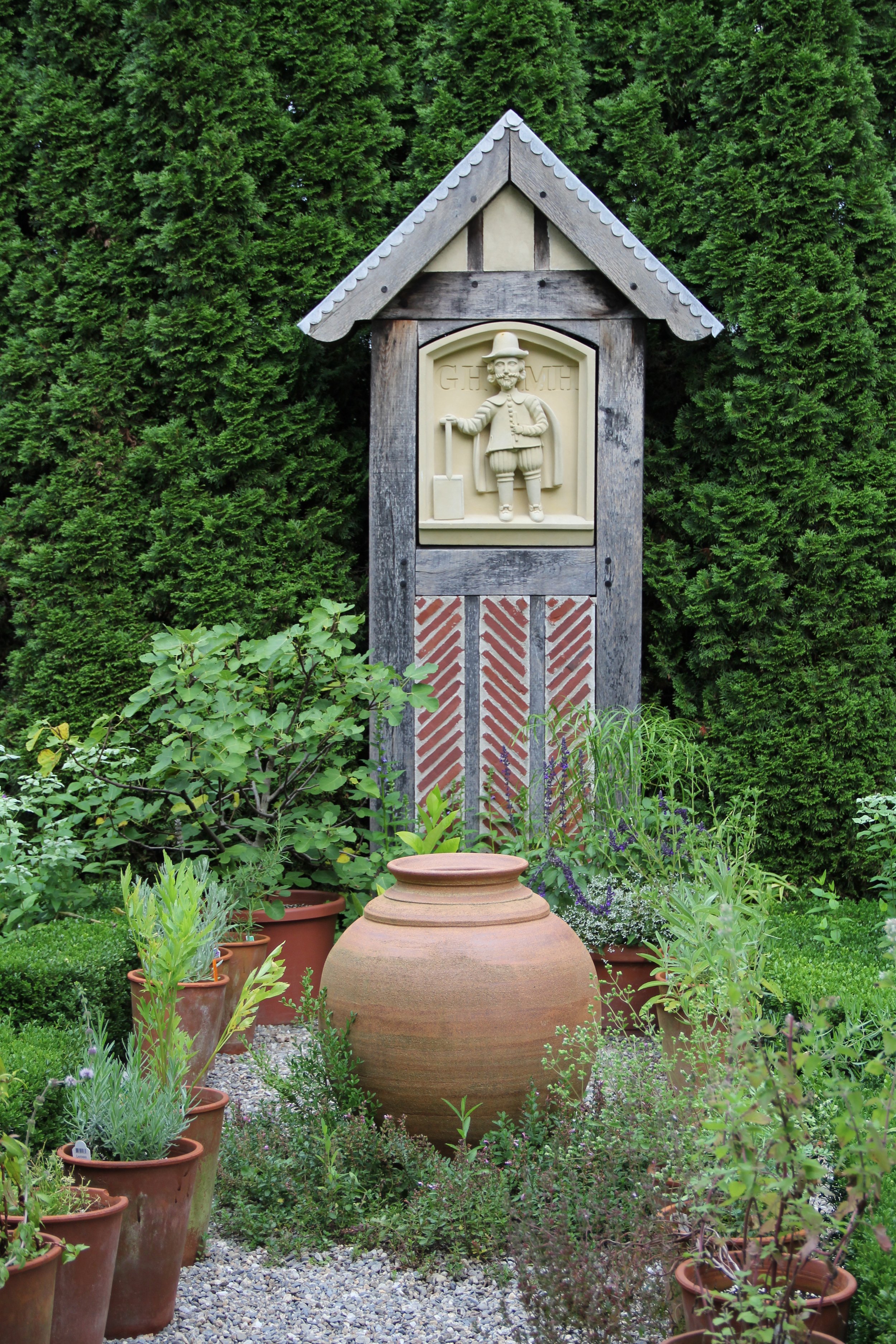 Globe jar with Tradescant.JPG