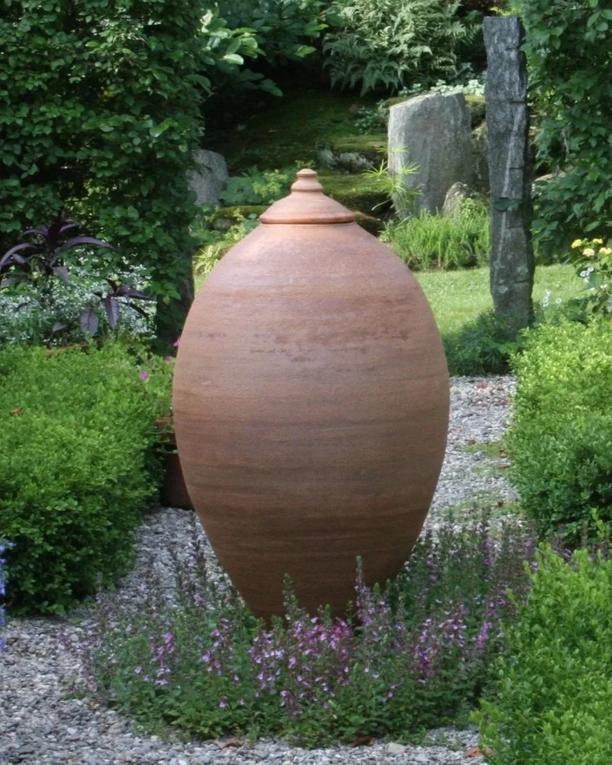 Mandorla Vessel