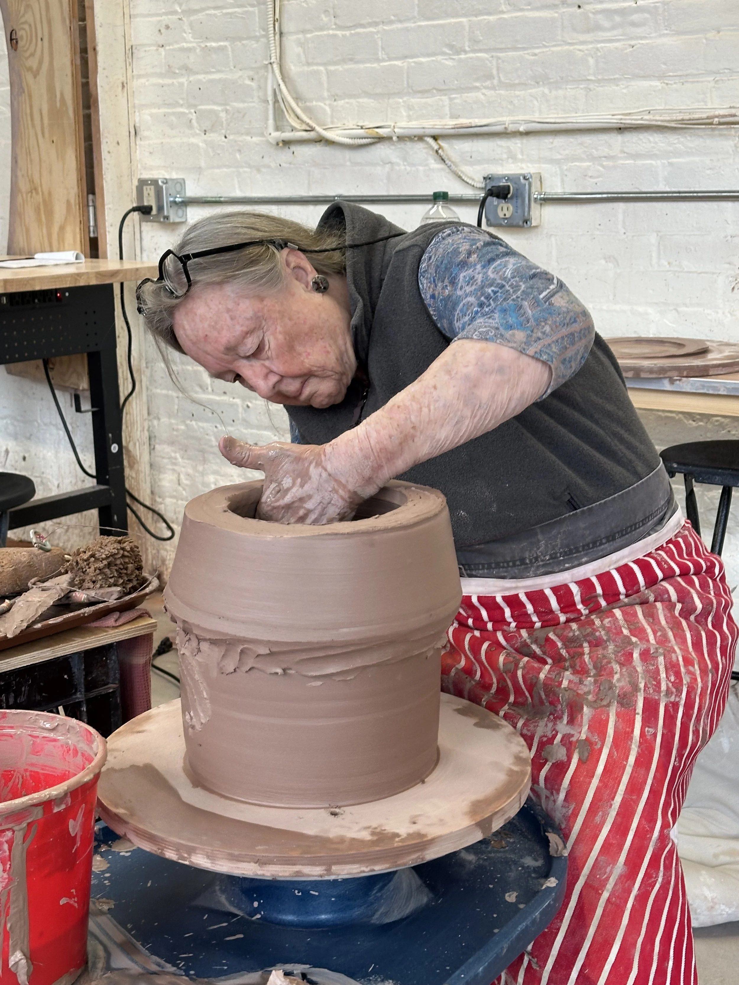 Image of pottery workshop participants