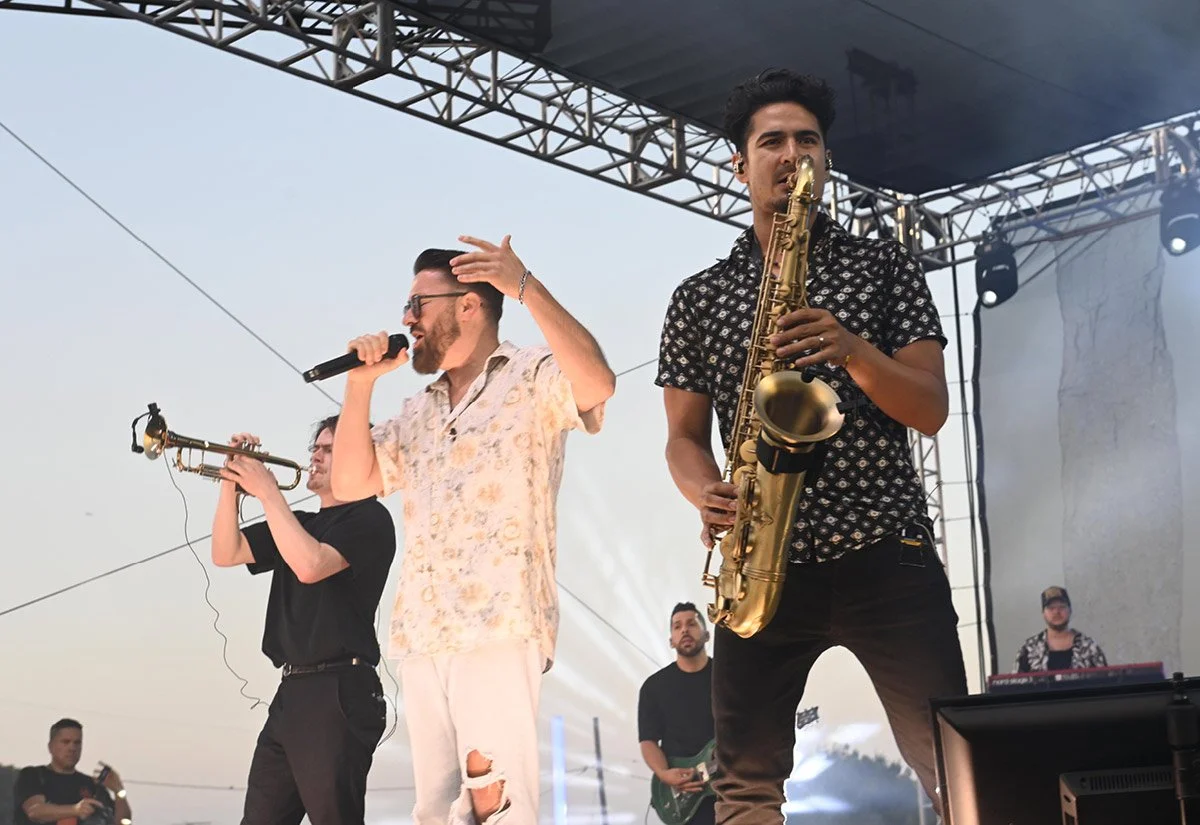   Danny Gokey &amp; the horn section  