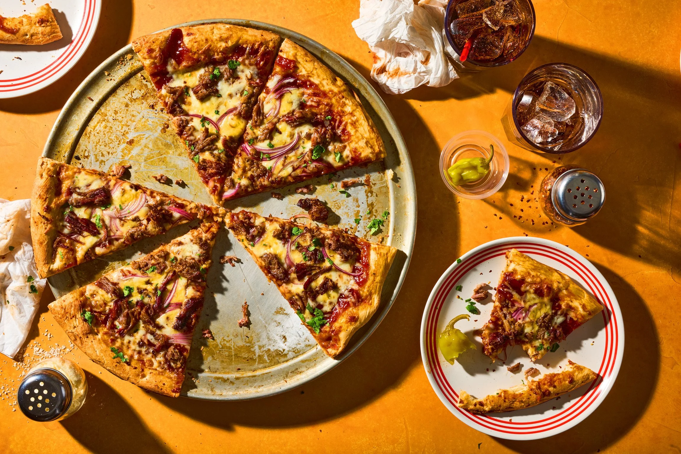 AUSTIN BLUES_Chopped Brisket_Classic BBQ Pizza_FOH_98472_RET.jpg