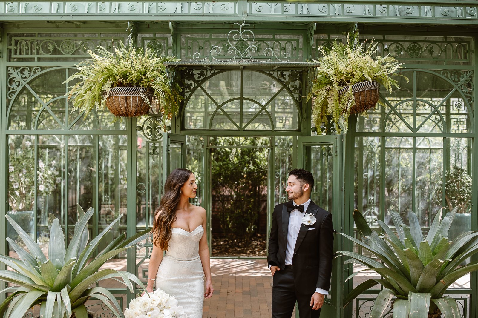 Mariana.Ziegler.Photography_Modern.Chic.Denver.Wedding.Rally.Hotel.EM-38.jpg
