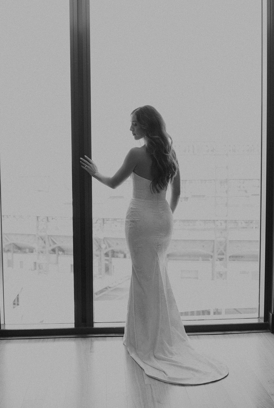 Mariana.Ziegler.Photography_Modern.Chic.Denver.Wedding.Rally.Hotel.EM-22.jpg