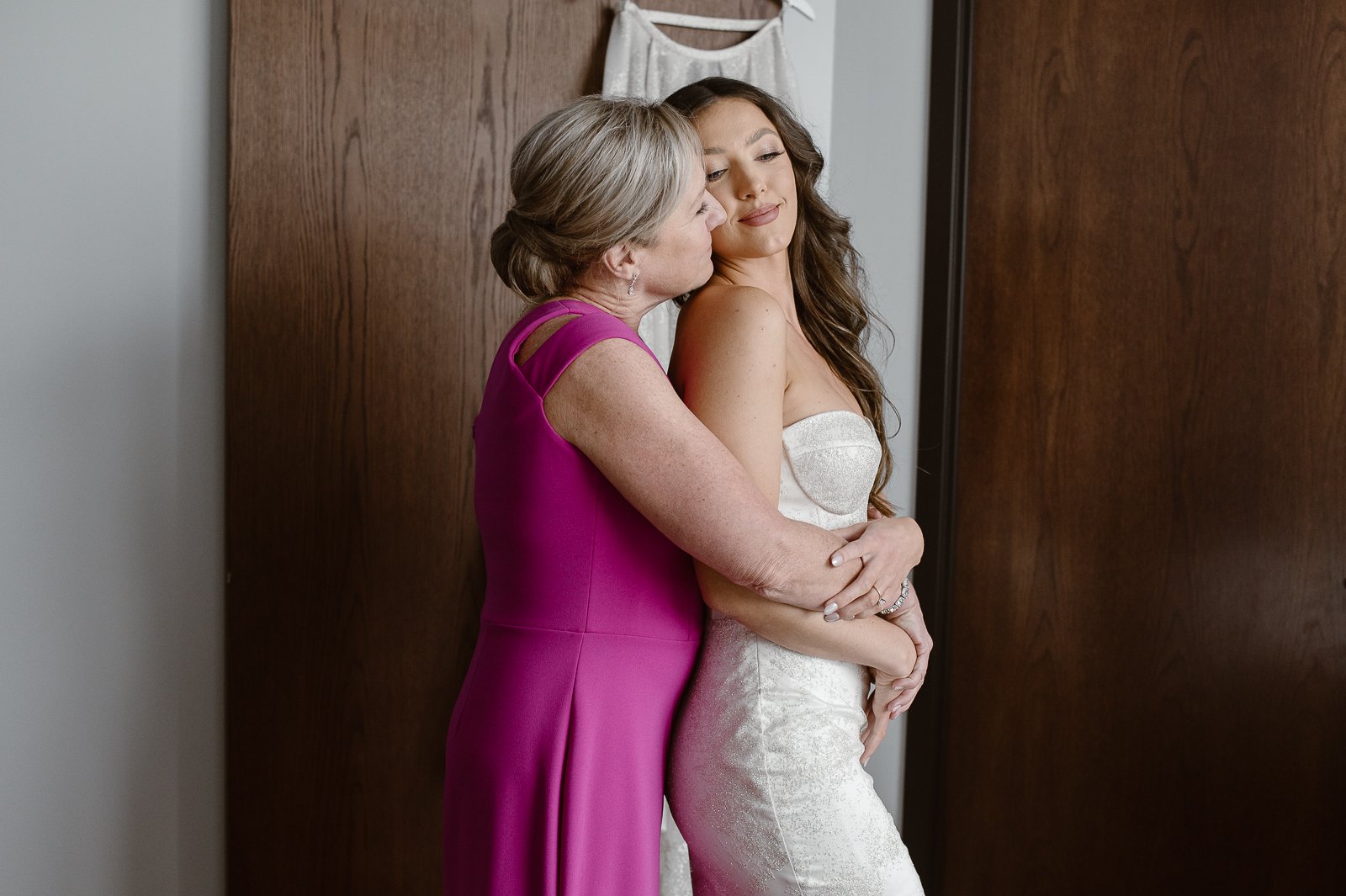 Mariana.Ziegler.Photography_Modern.Chic.Denver.Wedding.Rally.Hotel.EM-17.jpg