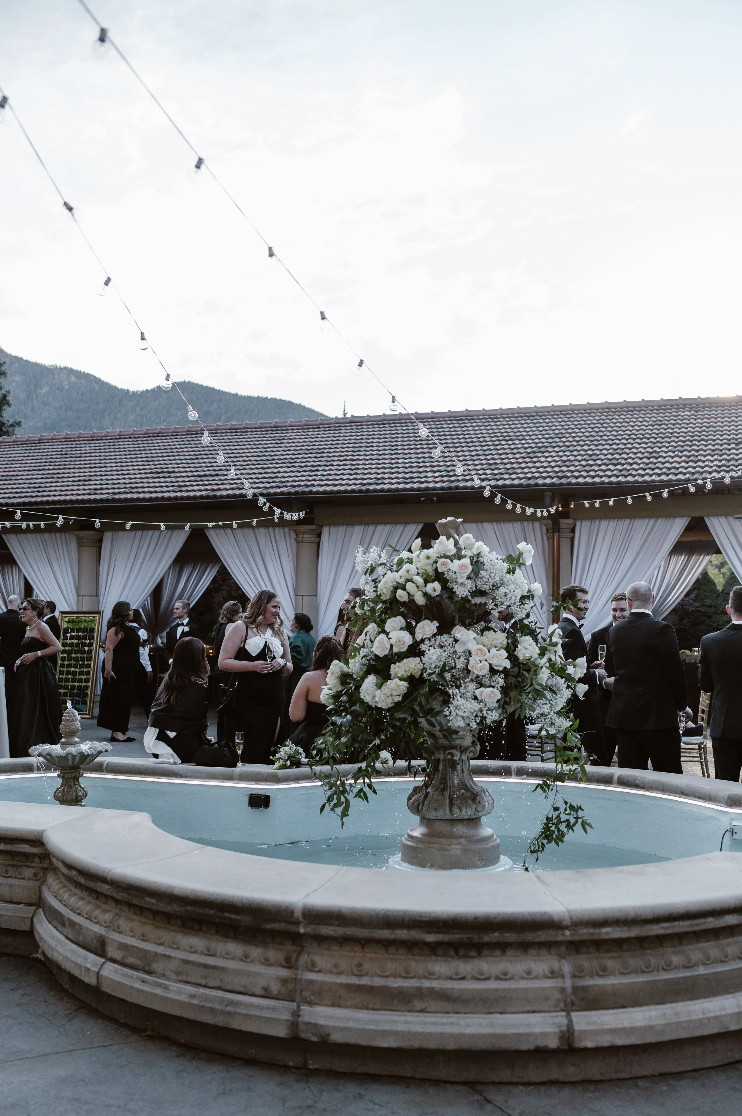 Mariana.Ziegler.Photography_The.Broadmoor.Luxury.Wedding_CH-66.jpg
