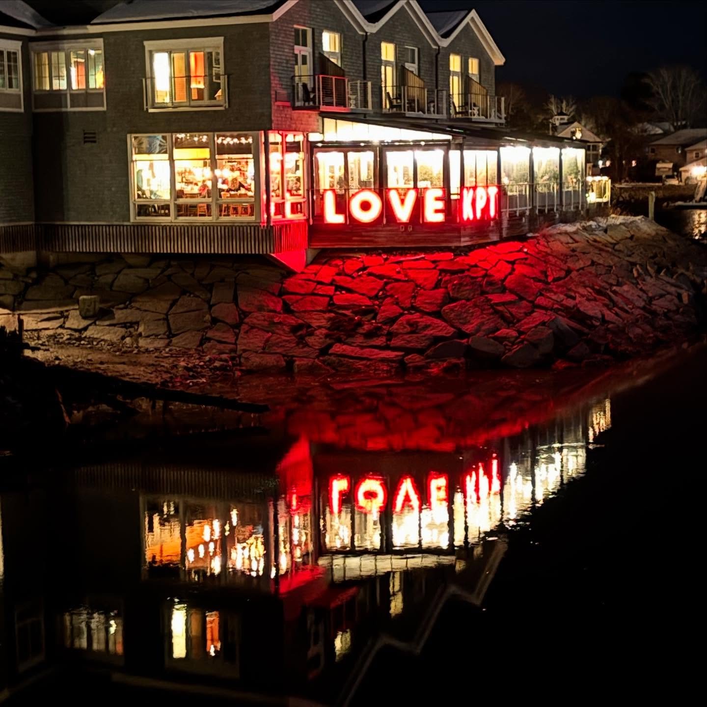 It was a cold cold night at Christmas Prelude!! A balmy 19 degrees 🥶