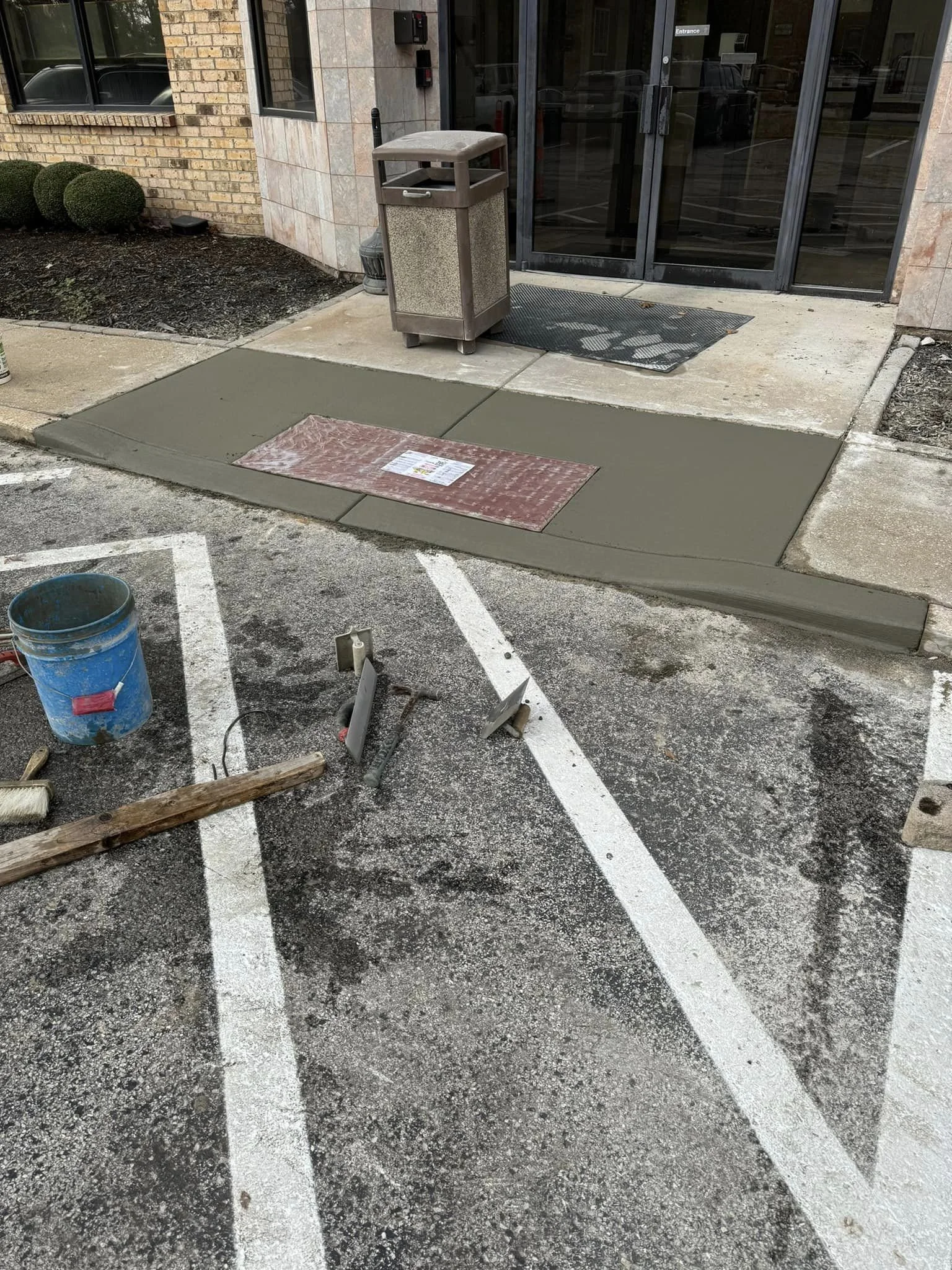 ADA-Compliant Concrete Ramps: Requirements &amp; Best Practices</span>